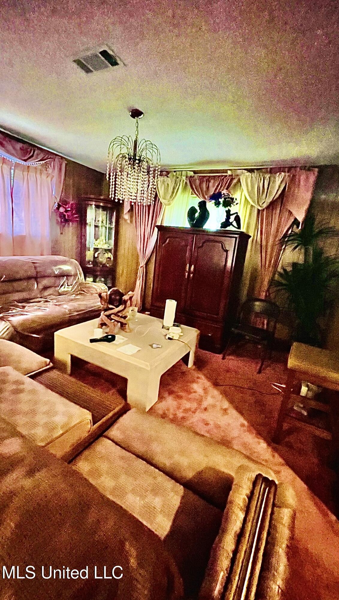 1335 Chestnut Street Property Photo 17