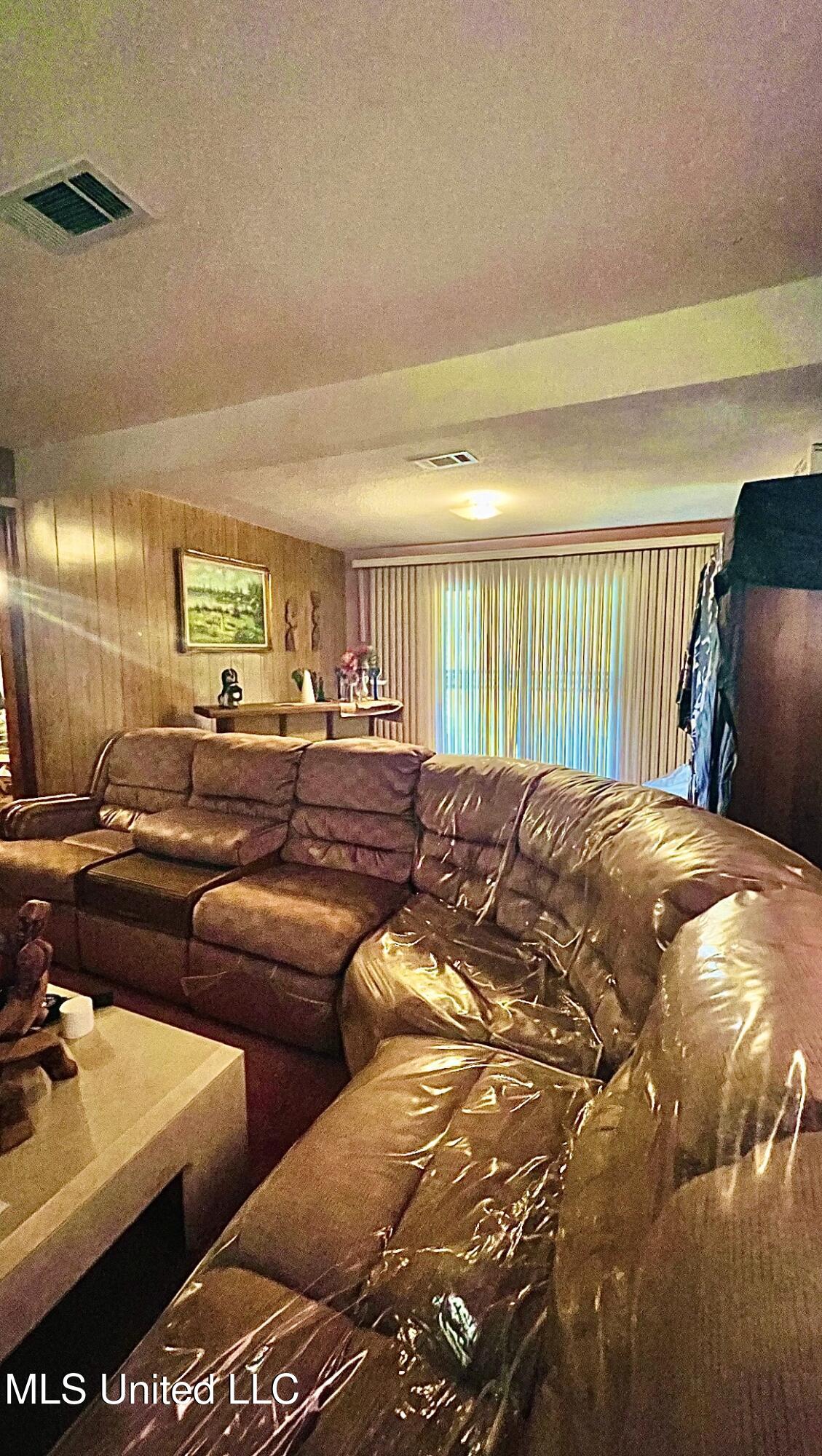 1335 Chestnut Street Property Photo 20