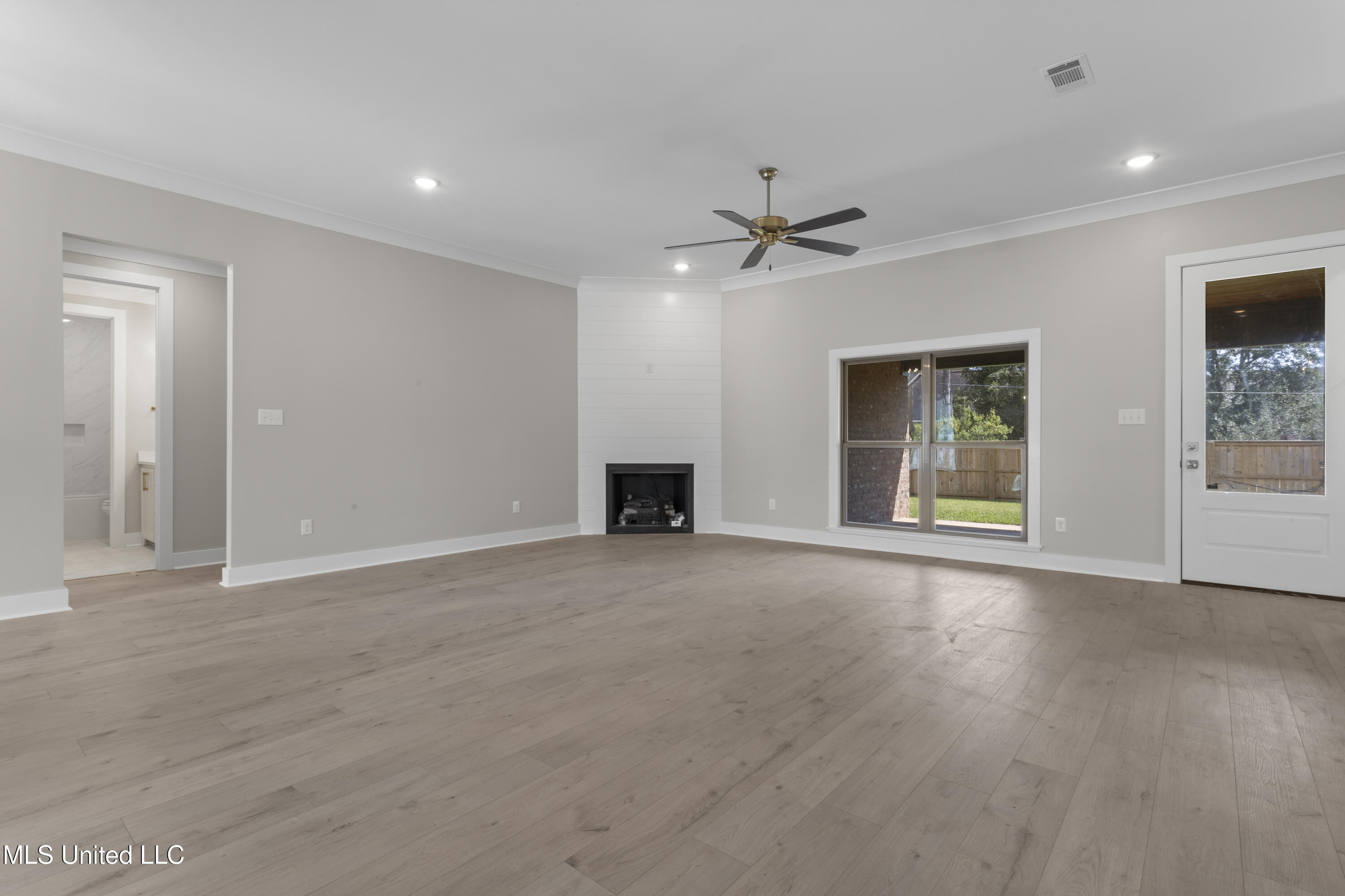 10893 Lily Lane Property Photo 3