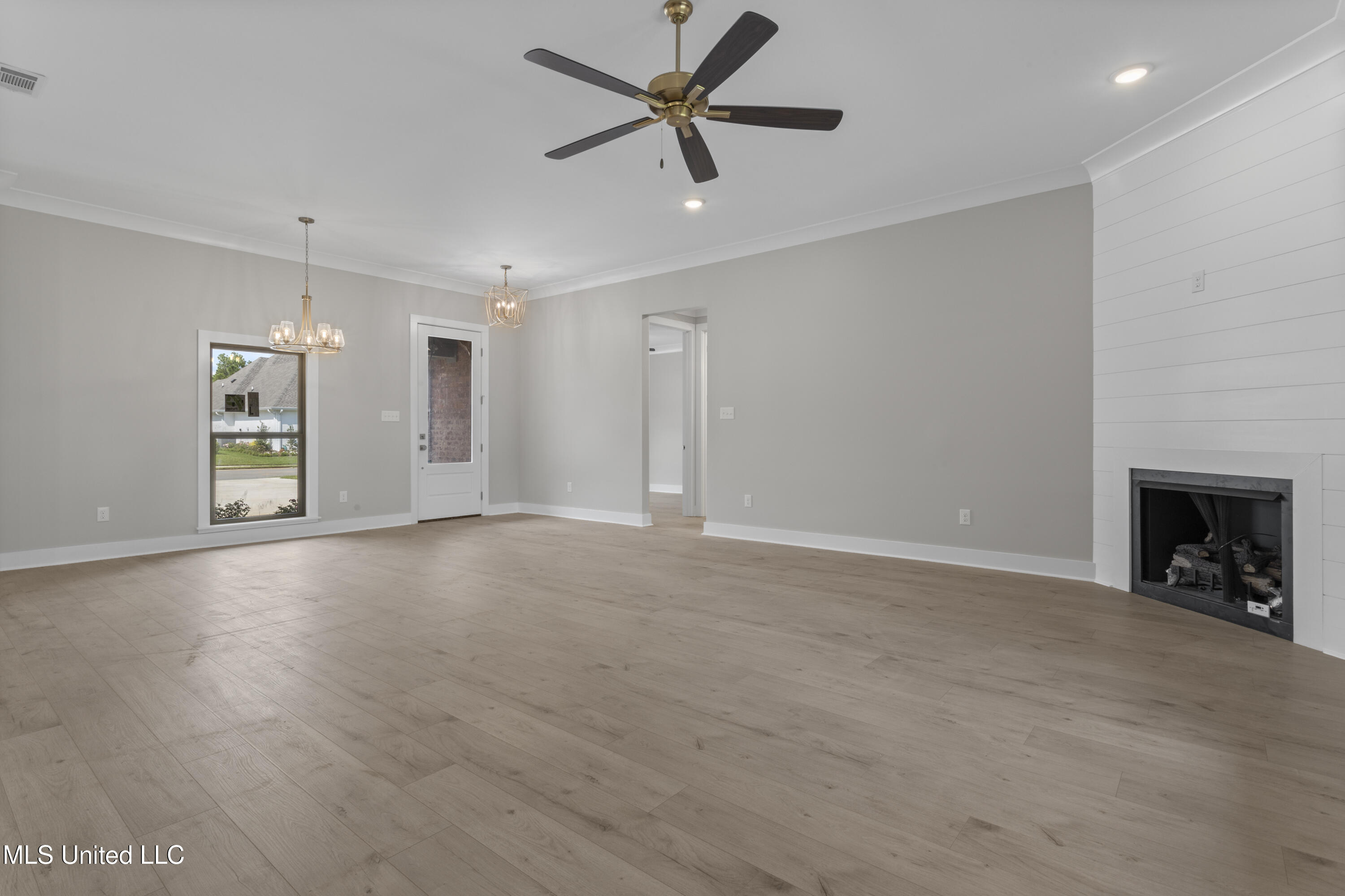 10893 Lily Lane Property Photo 4