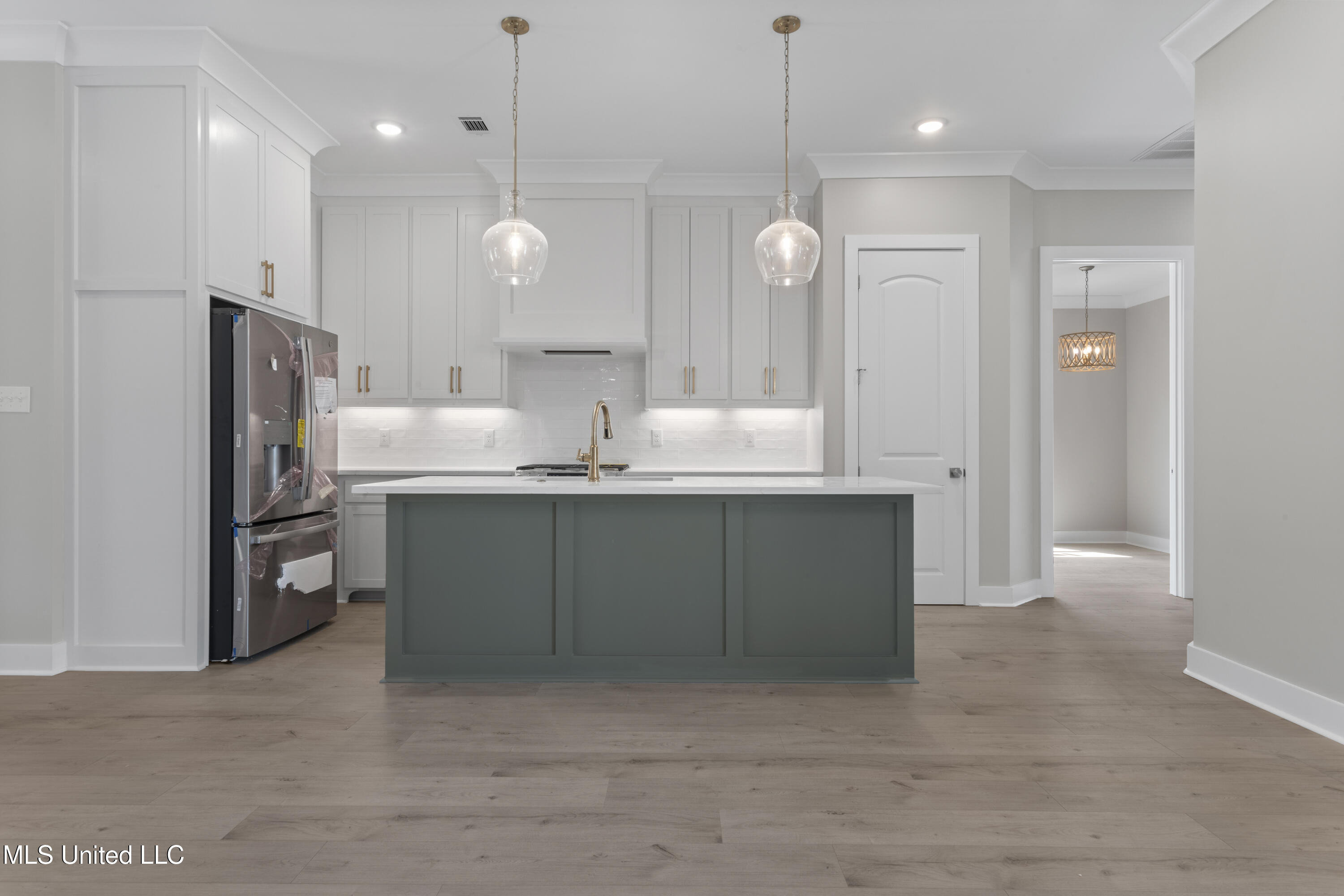 10893 Lily Lane Property Photo 6