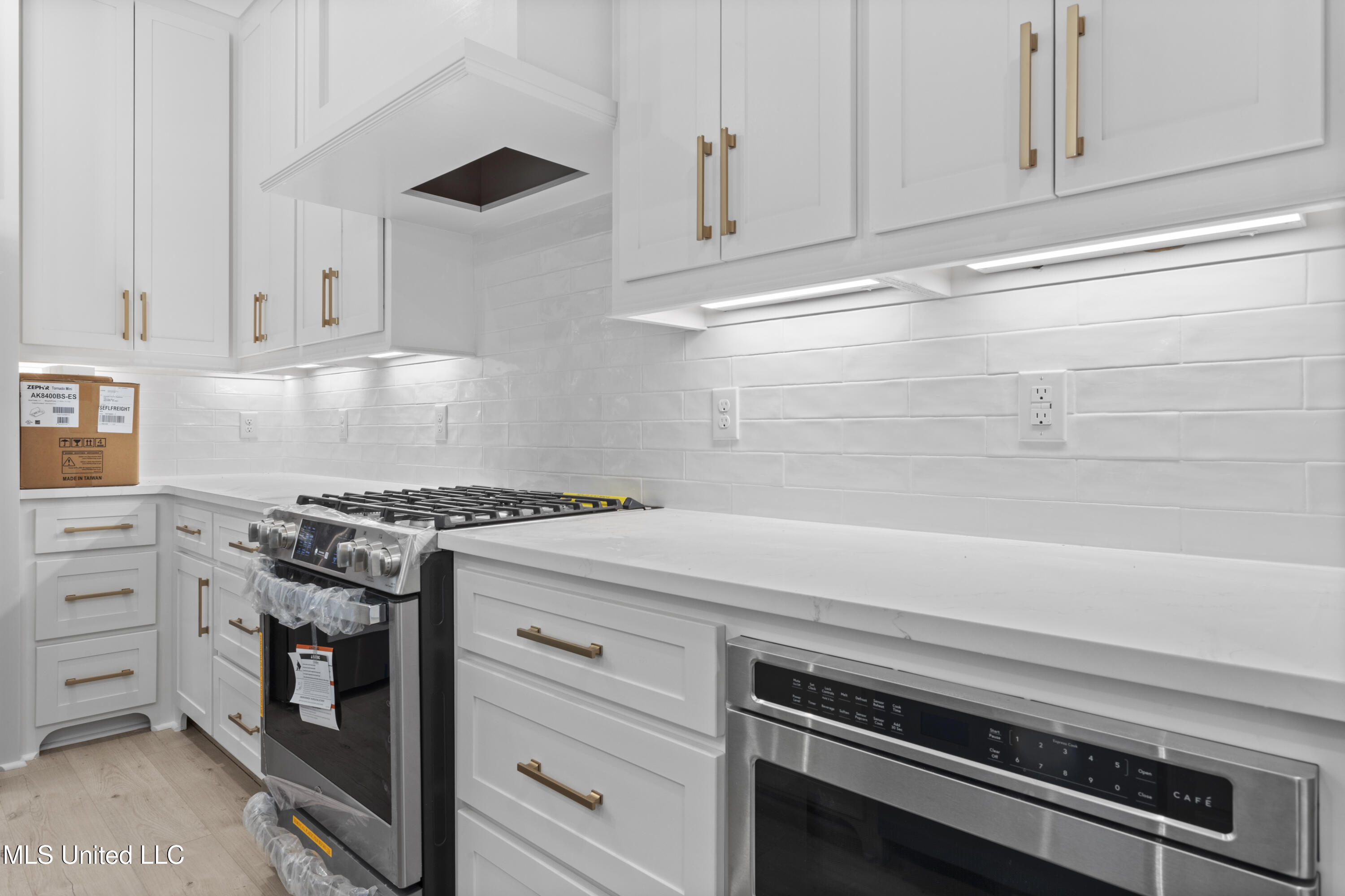 10893 Lily Lane Property Photo 8