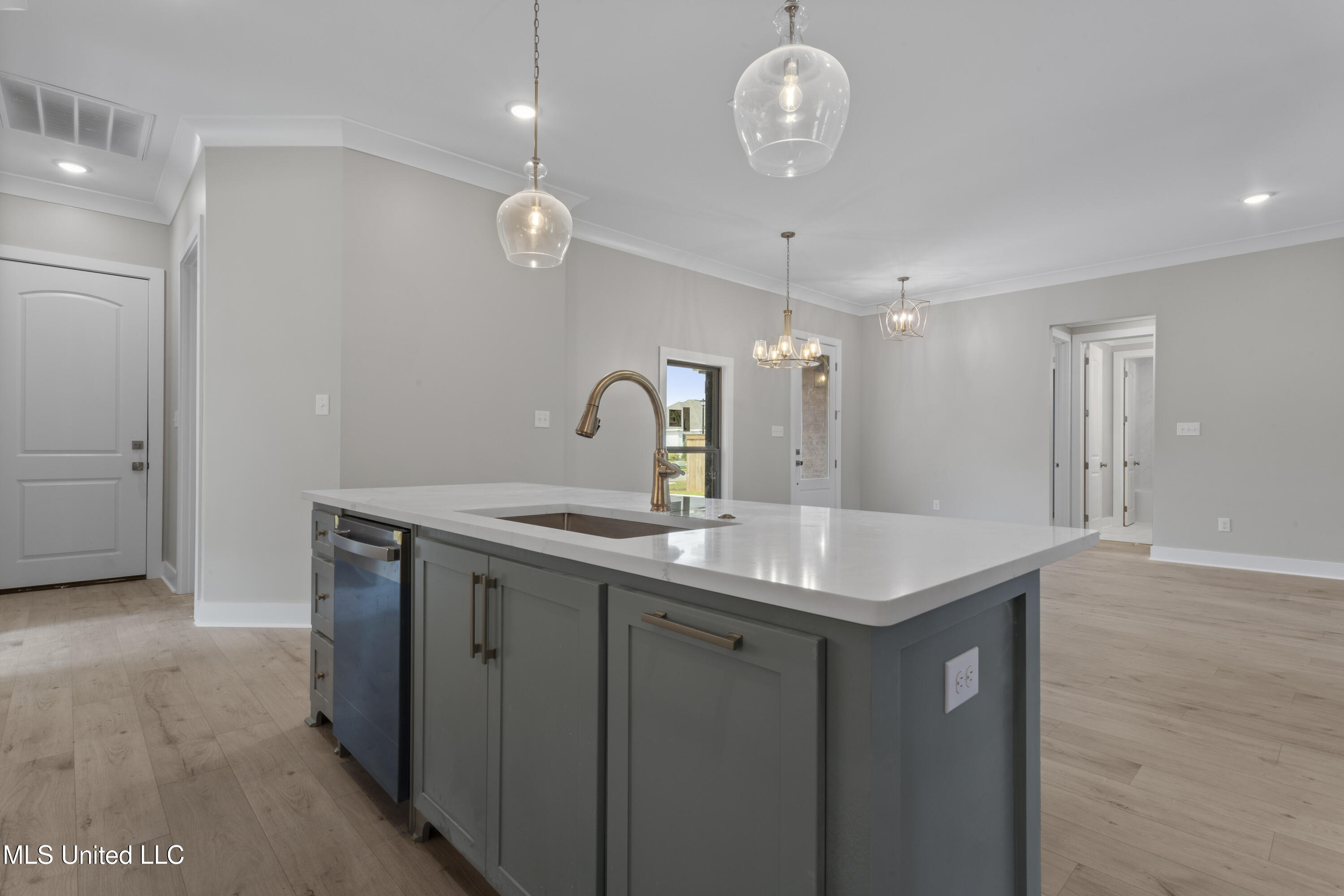 10893 Lily Lane Property Photo 9