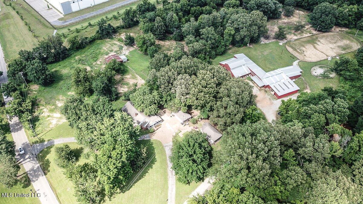 9142 Mineral Wells Road Property Photo 1