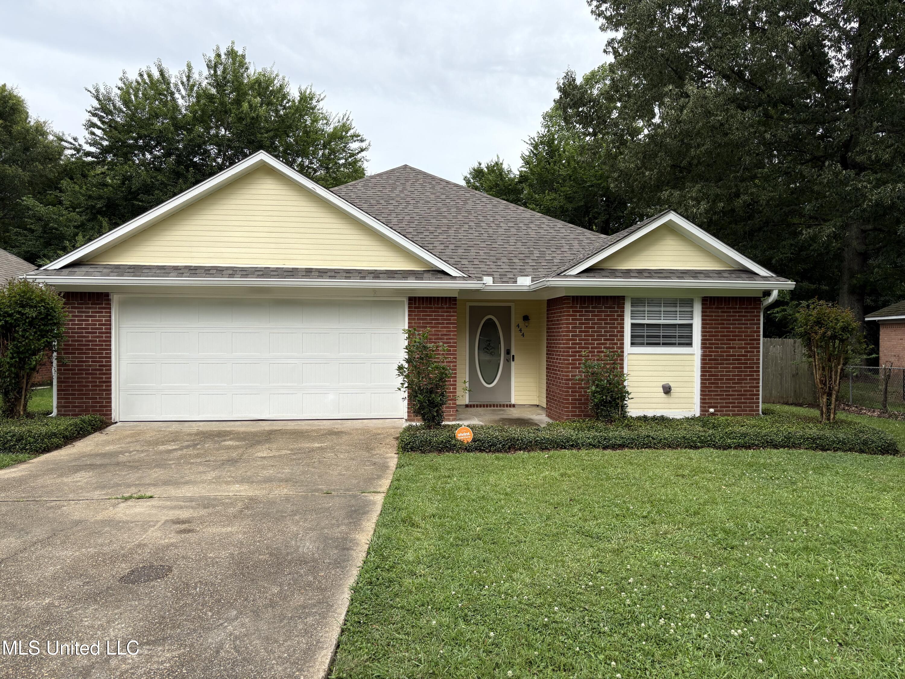 444 Riverbend Drive Property Photo