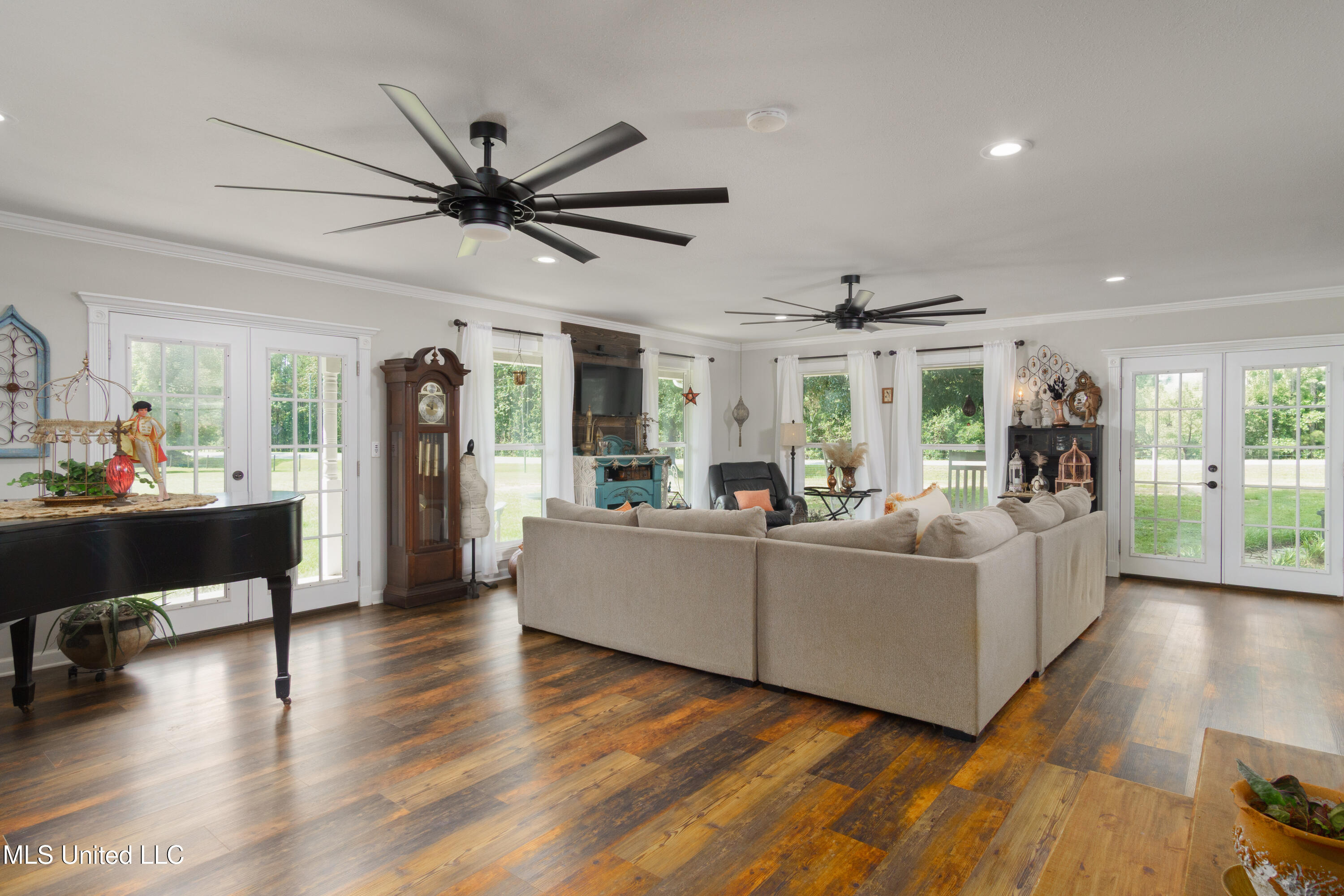 5211 Agricola Latonia Road Property Photo 5