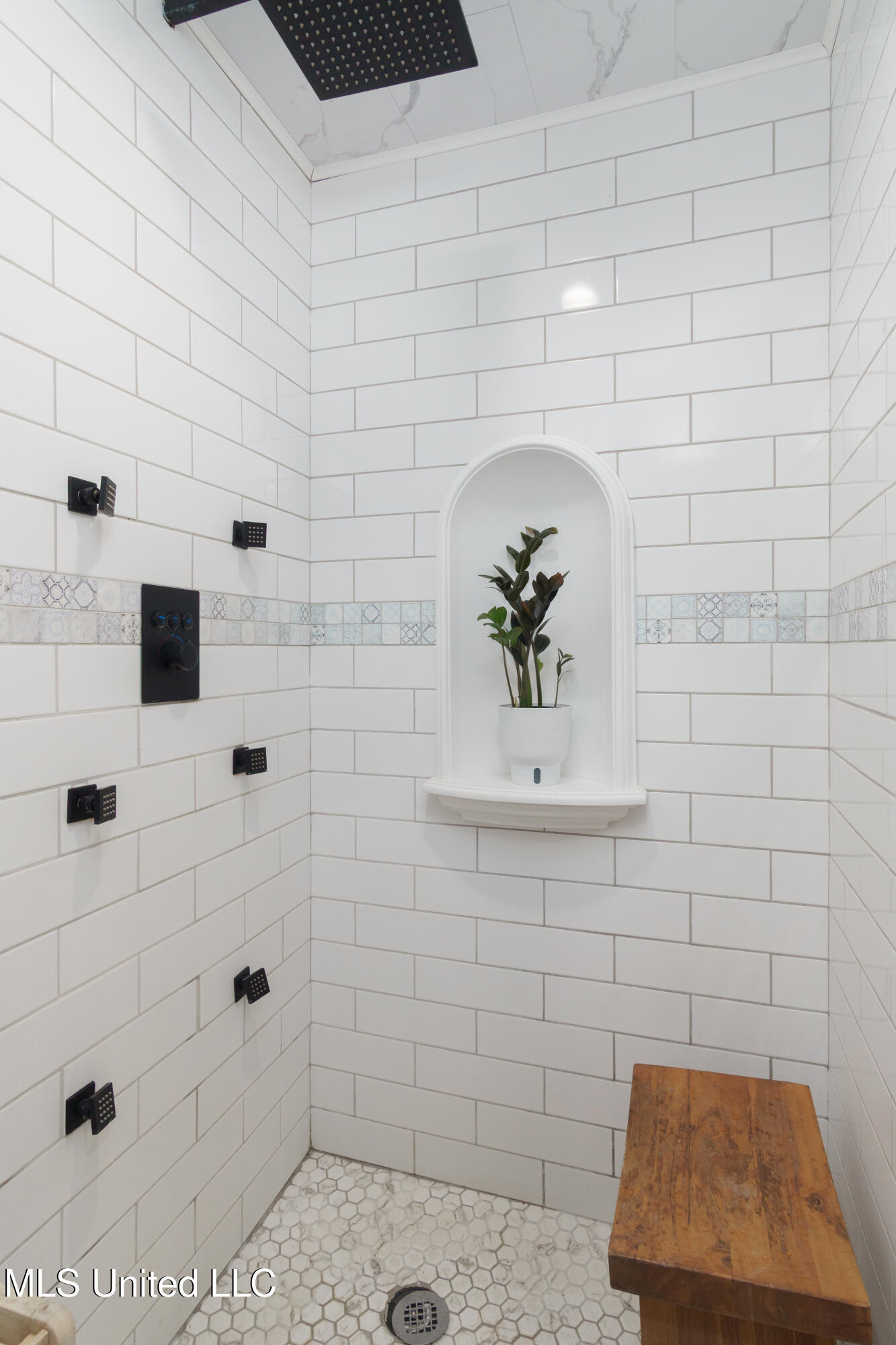 5211 Agricola Latonia Road Property Photo 18