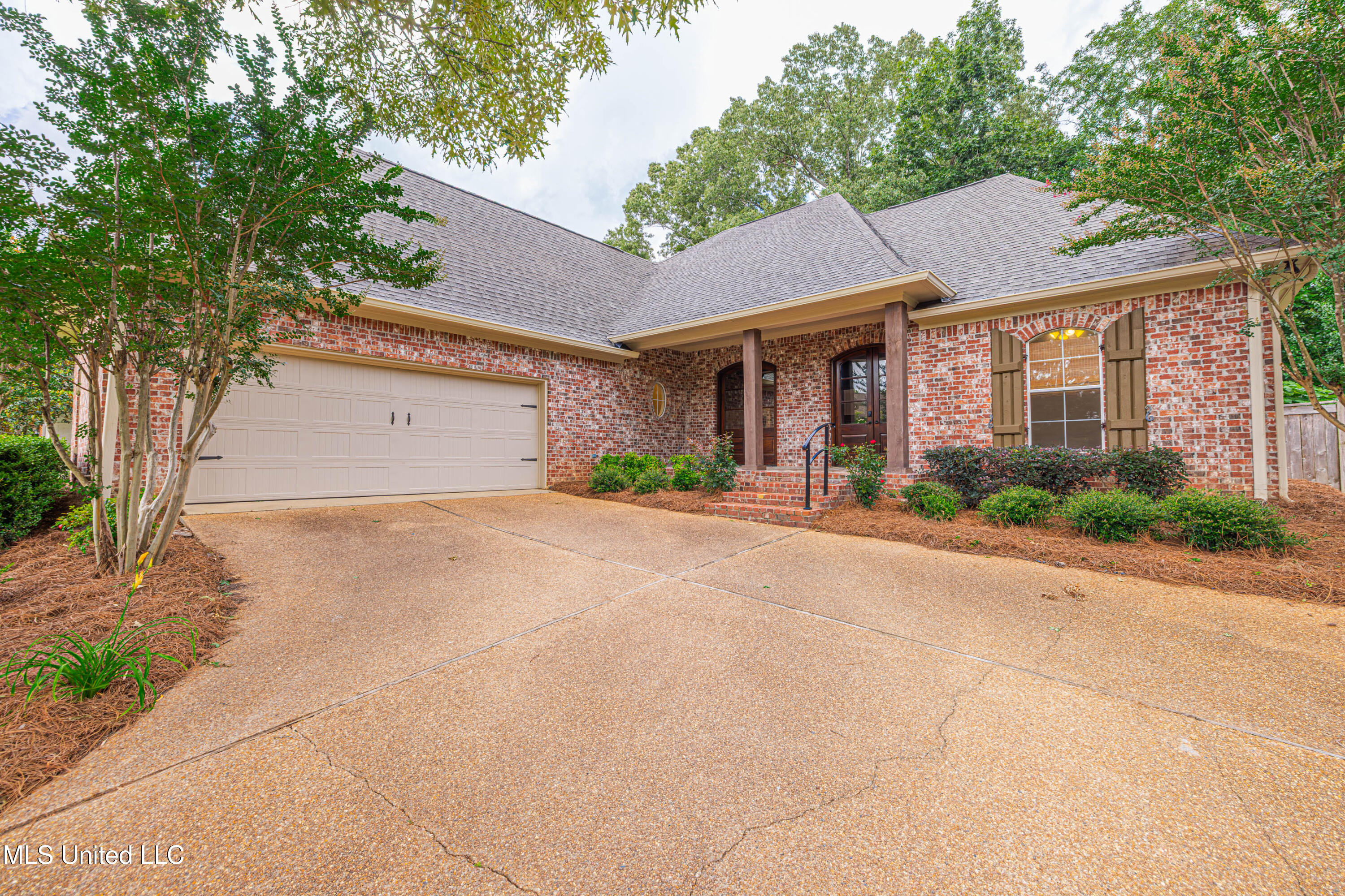 130 Covey Run Property Photo 4