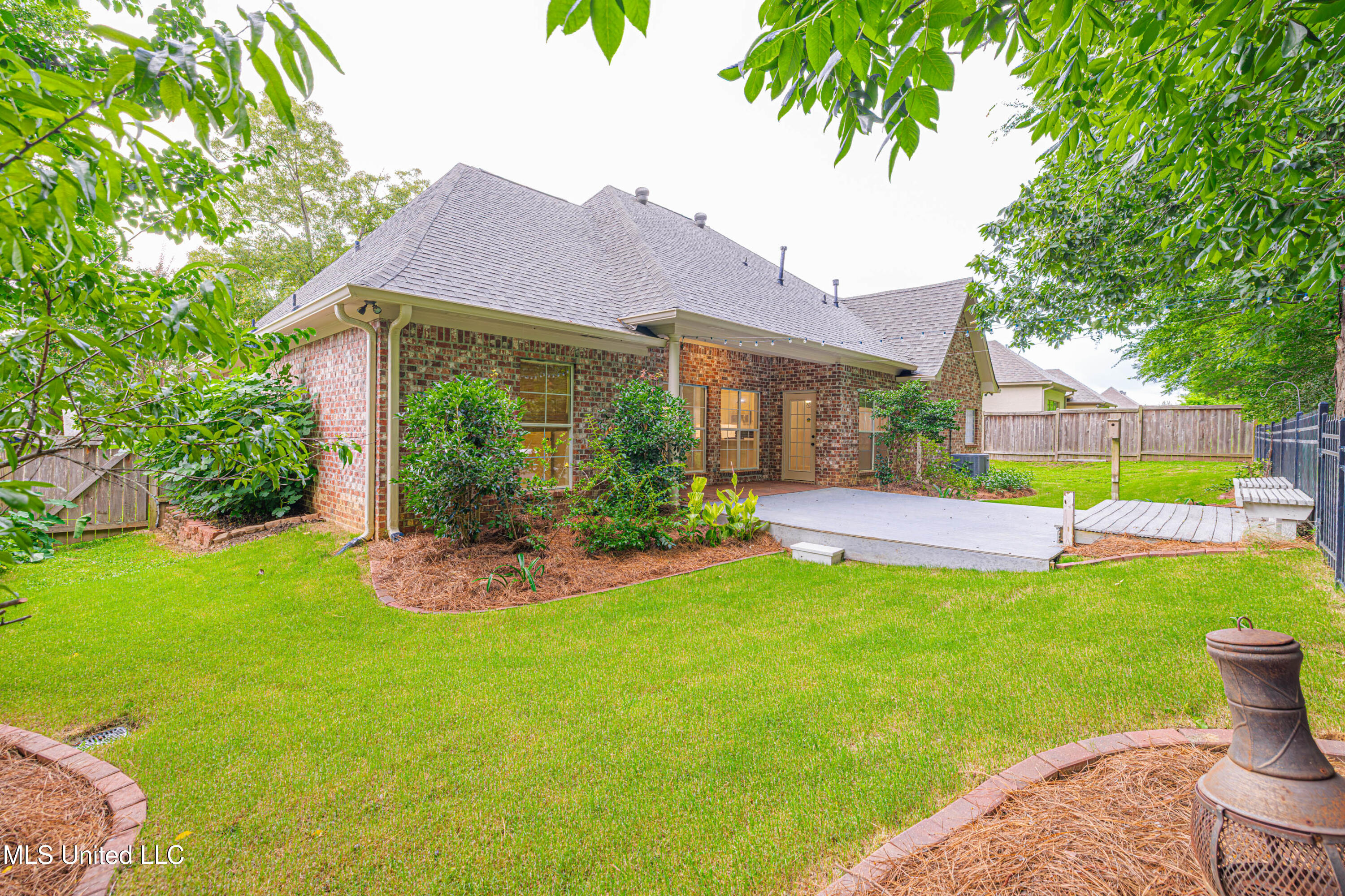 130 Covey Run Property Photo 6