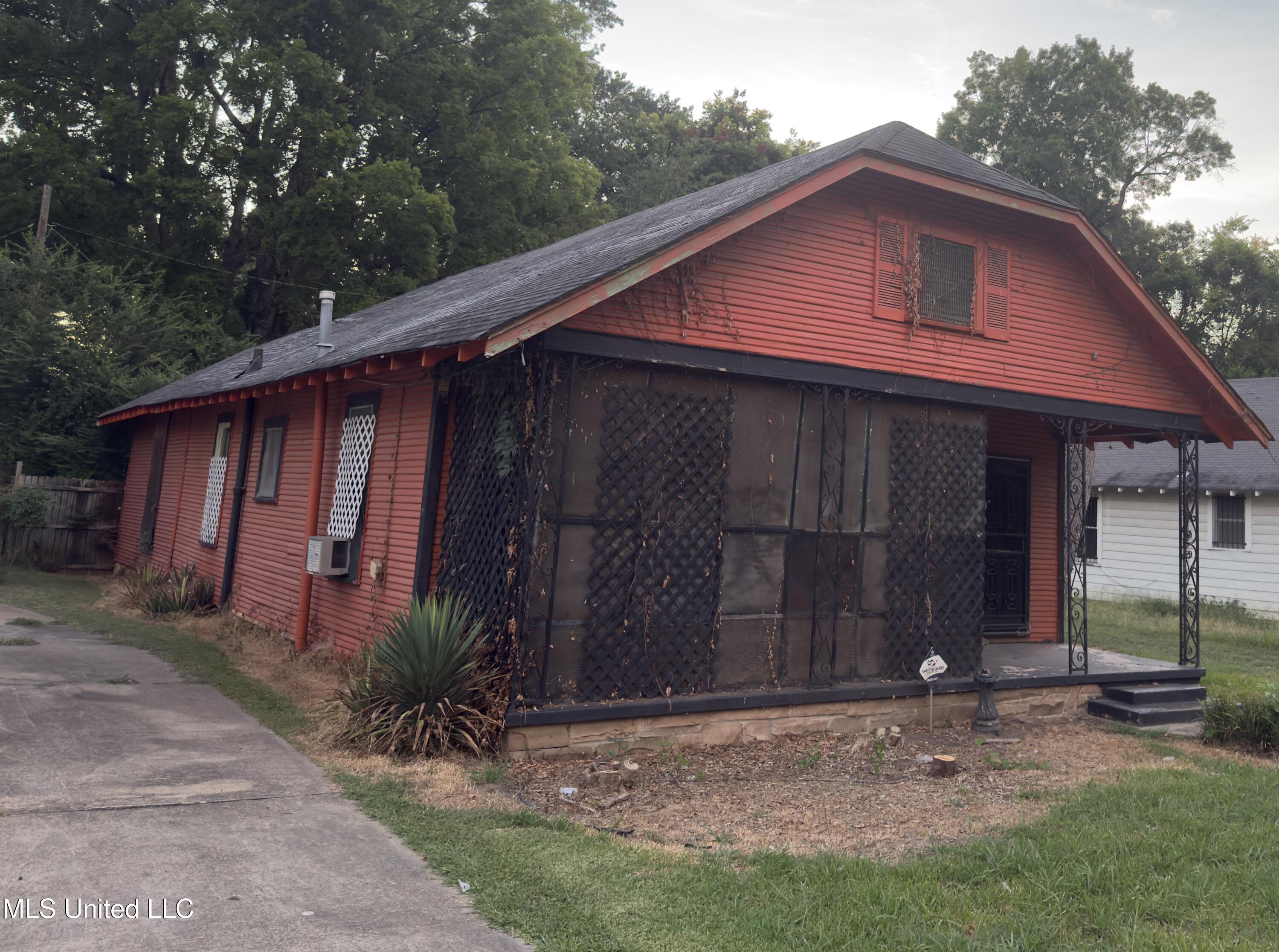 427 S Eureka Street Property Photo 1