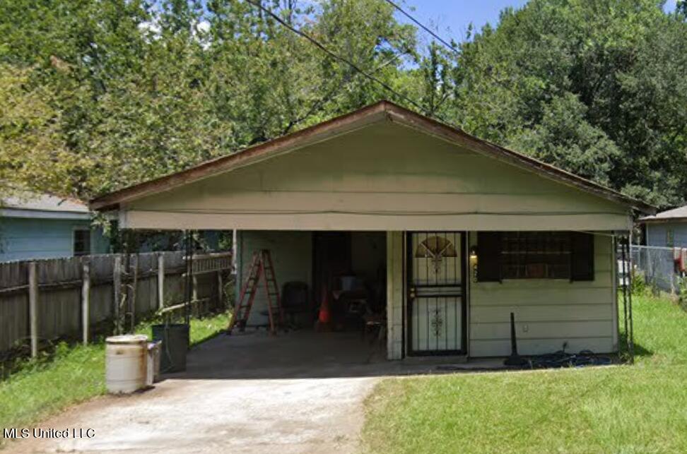 420 Derrick Street Property Photo 1