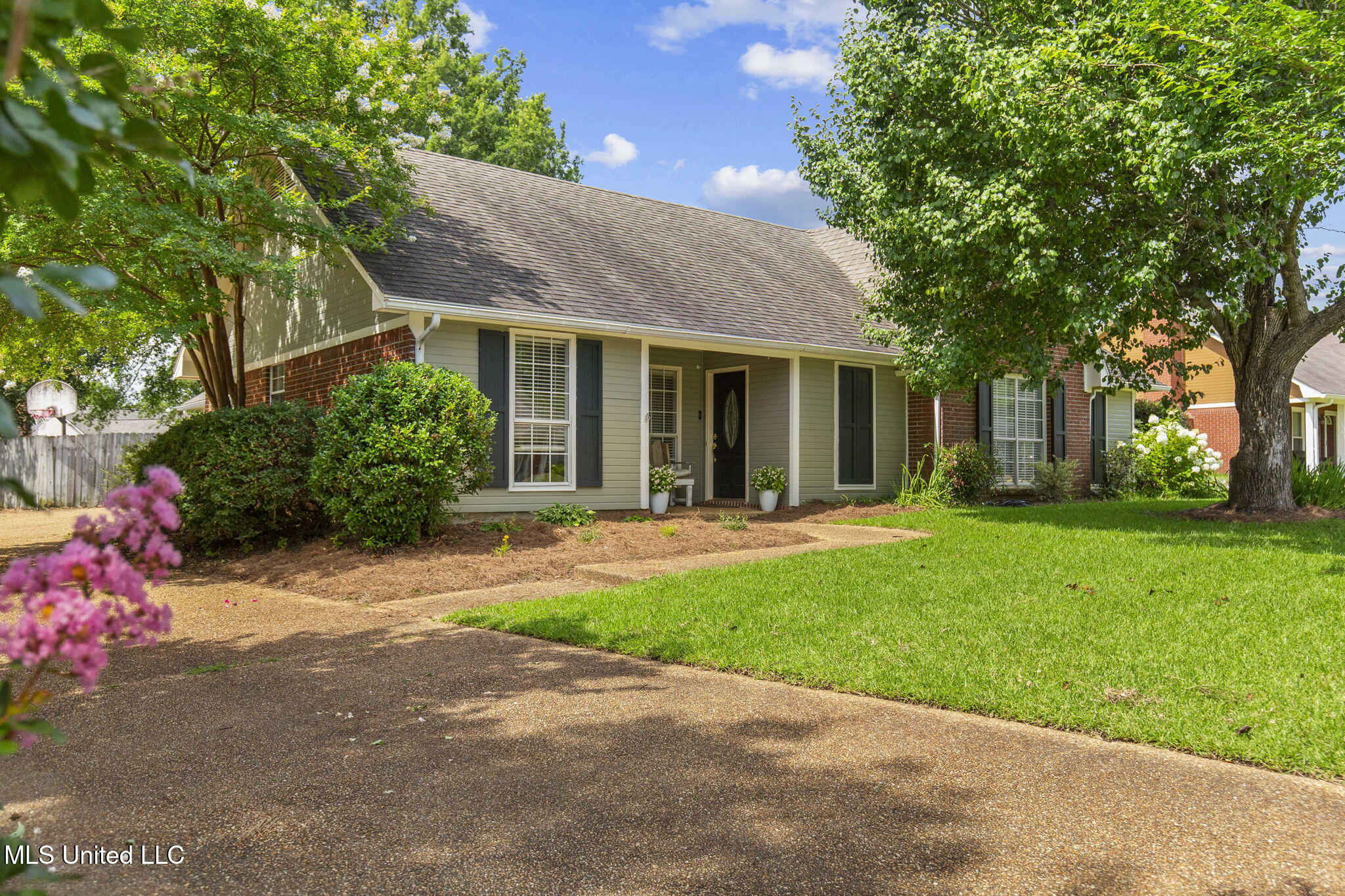 215 Cobblestone Drive Property Photo