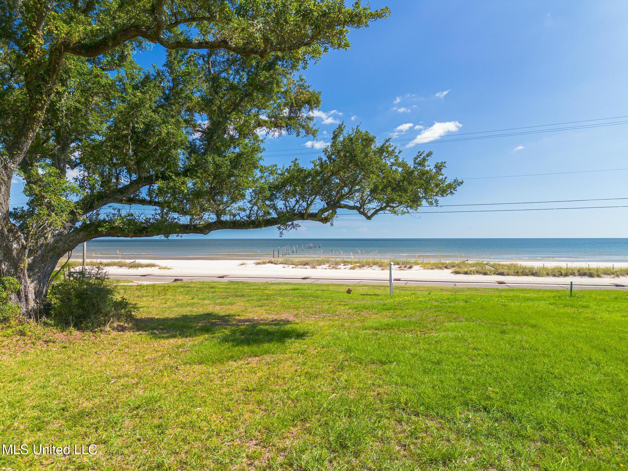 305 N Beach Boulevard Property Photo 4