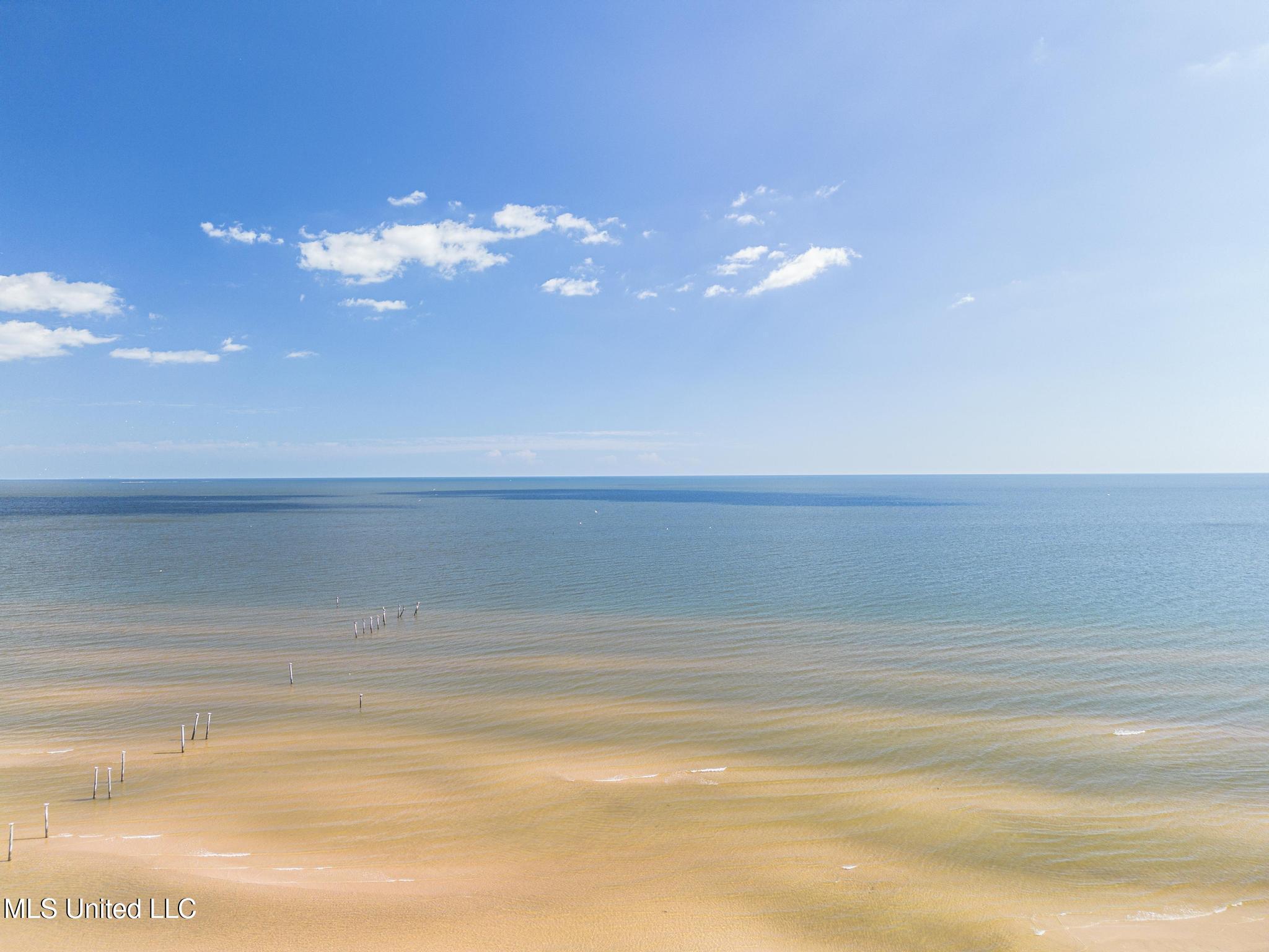 305 N Beach Boulevard Property Photo 7