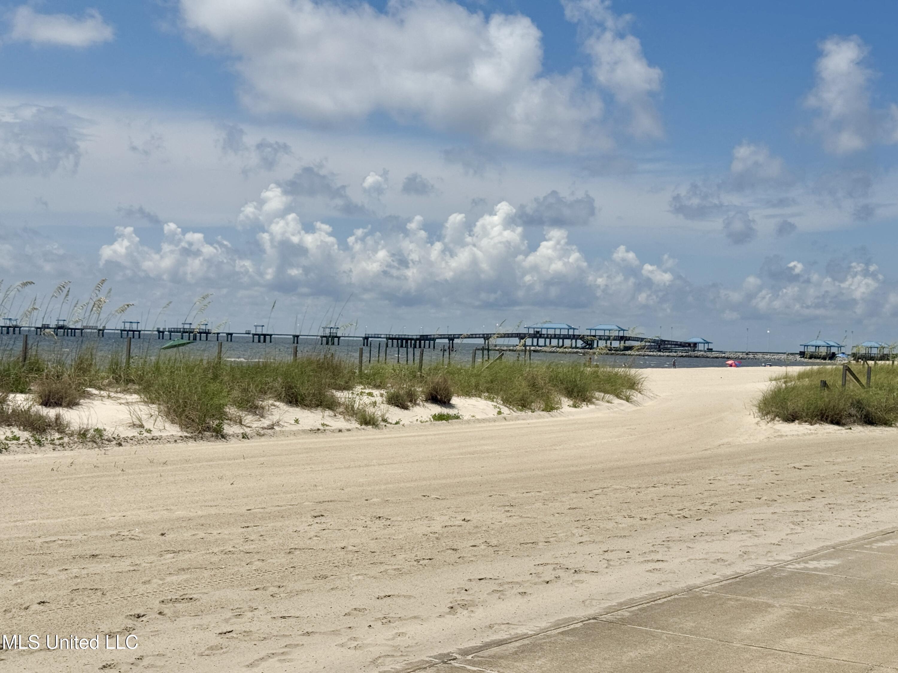 305 N Beach Boulevard Property Photo 9