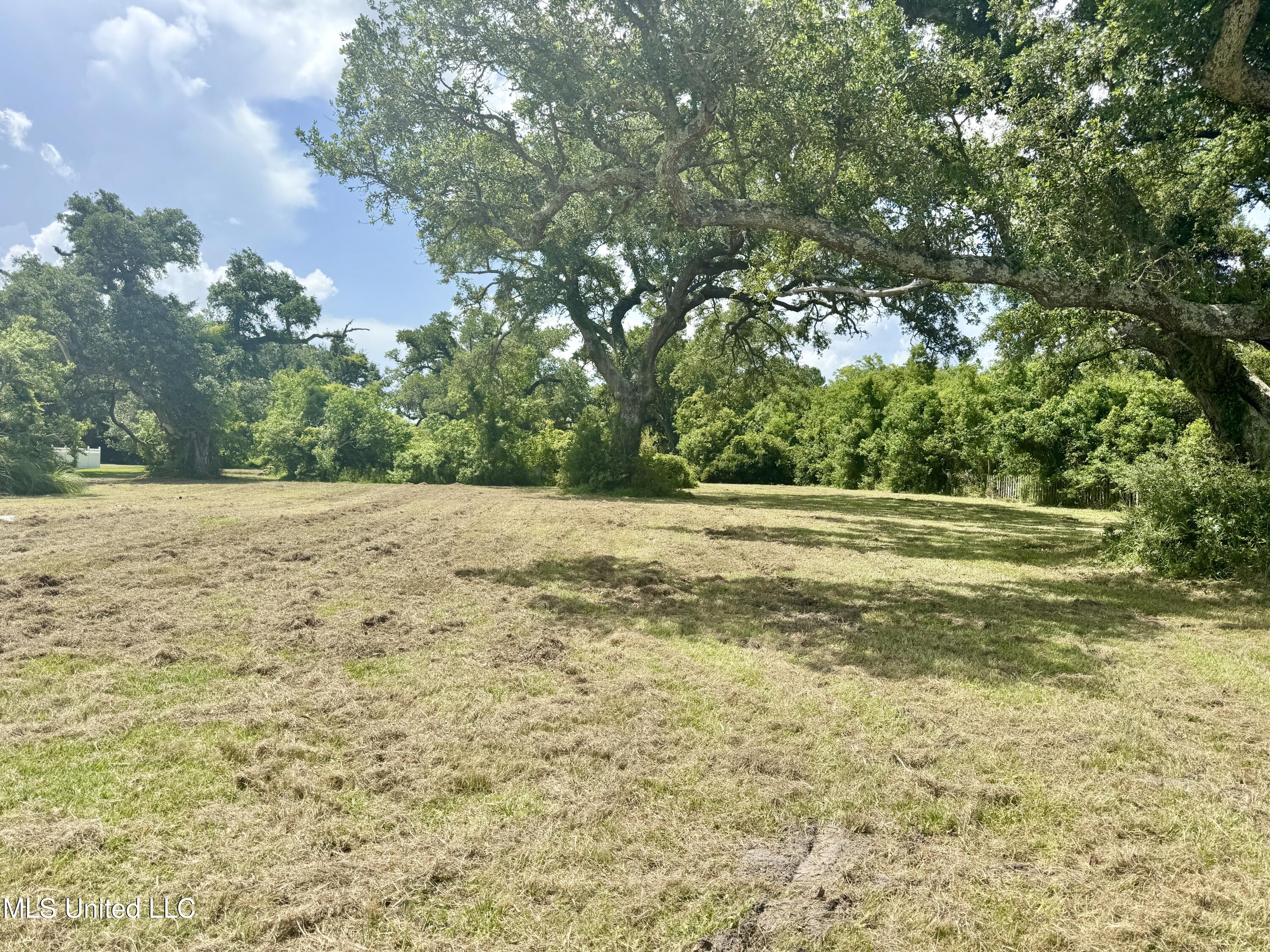 305 N Beach Boulevard Property Photo 10