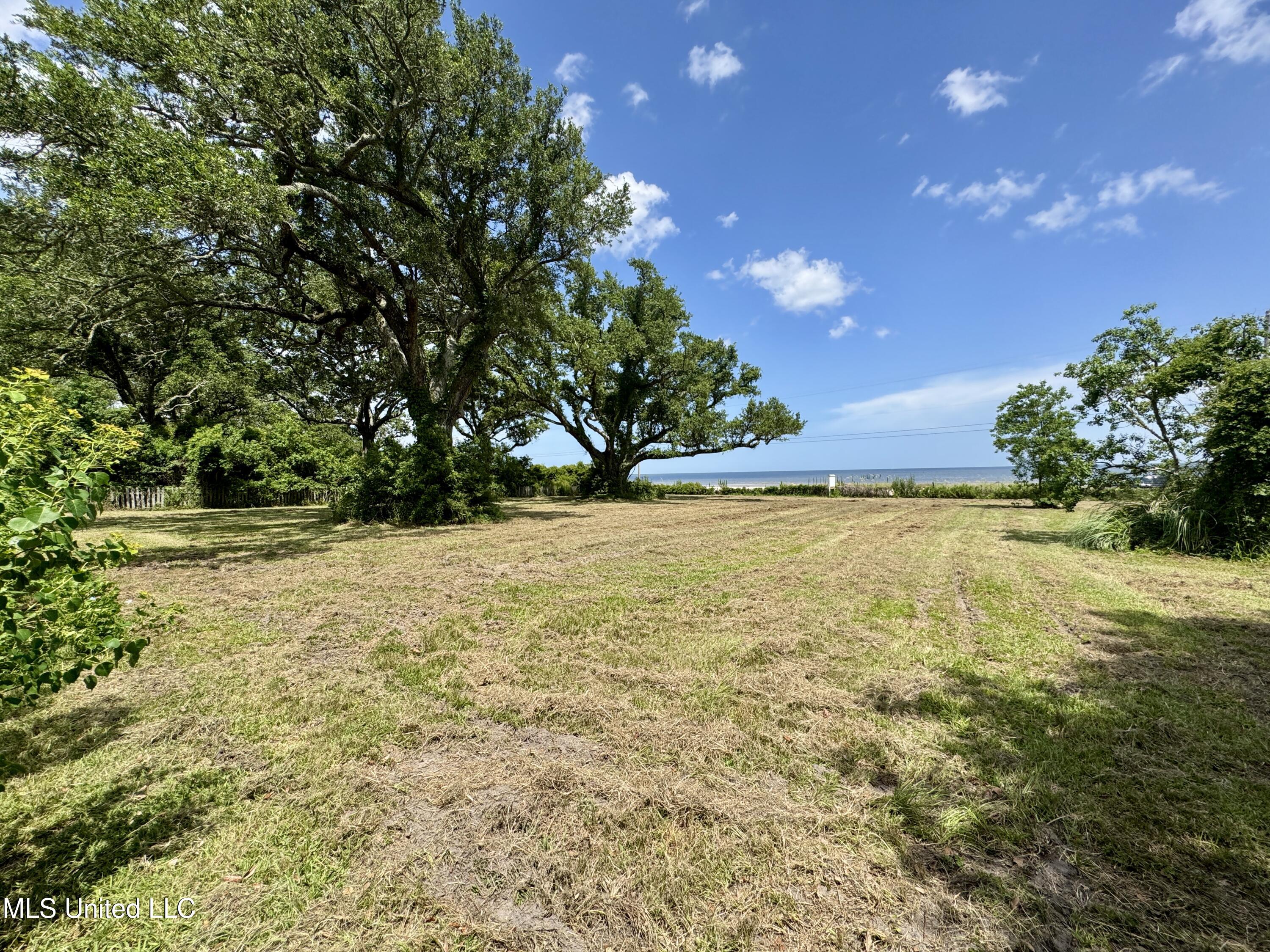 305 N Beach Boulevard Property Photo 11