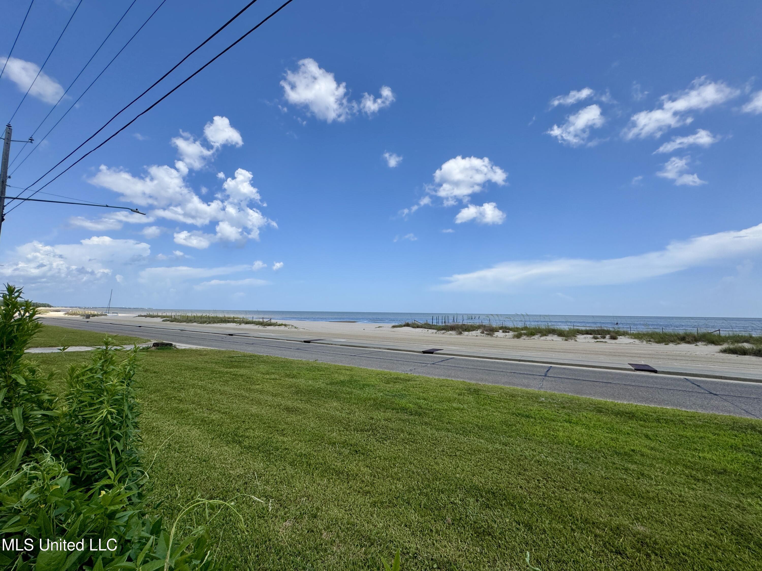 305 N Beach Boulevard Property Photo 12