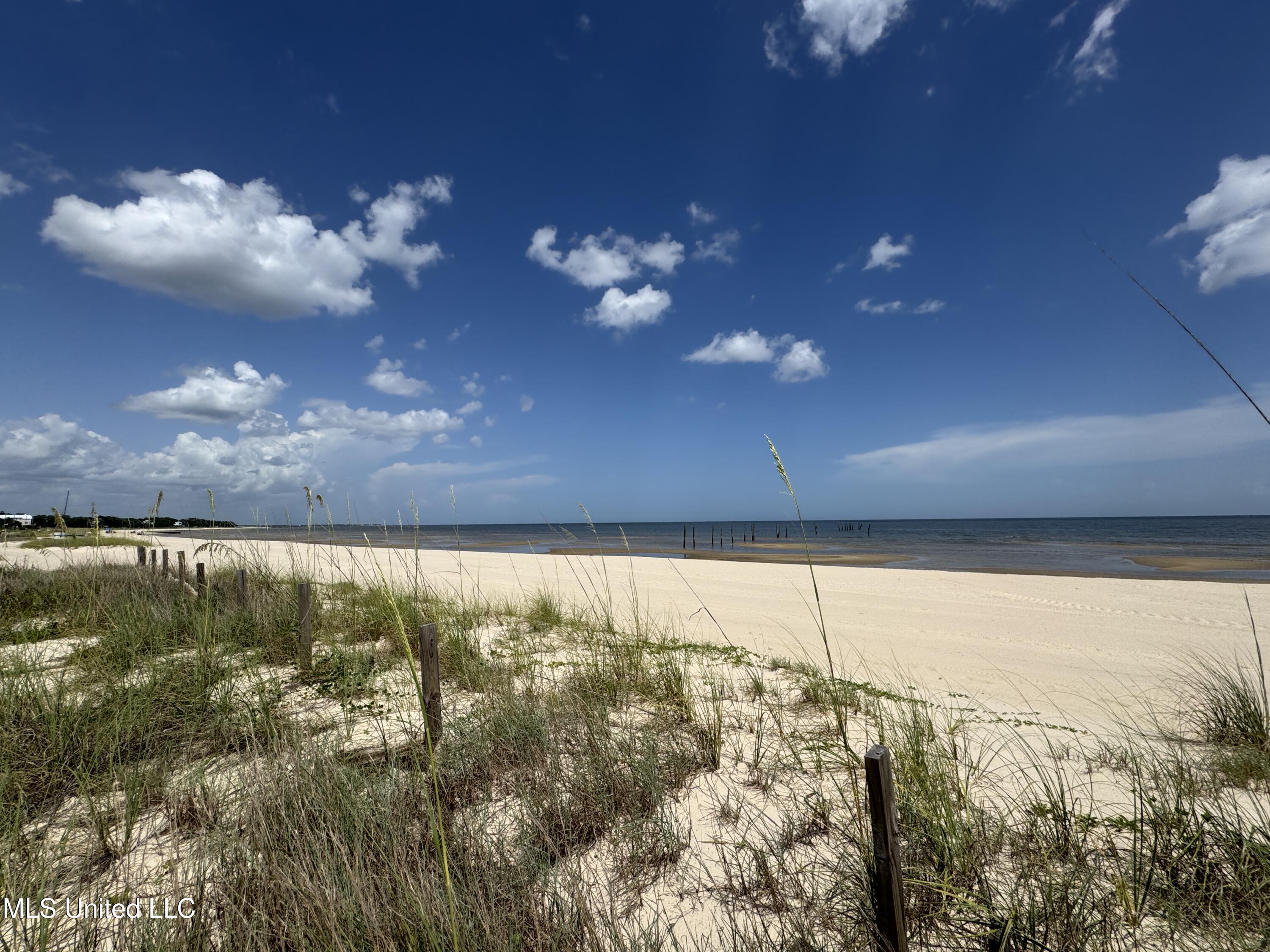 305 N Beach Boulevard Property Photo 13