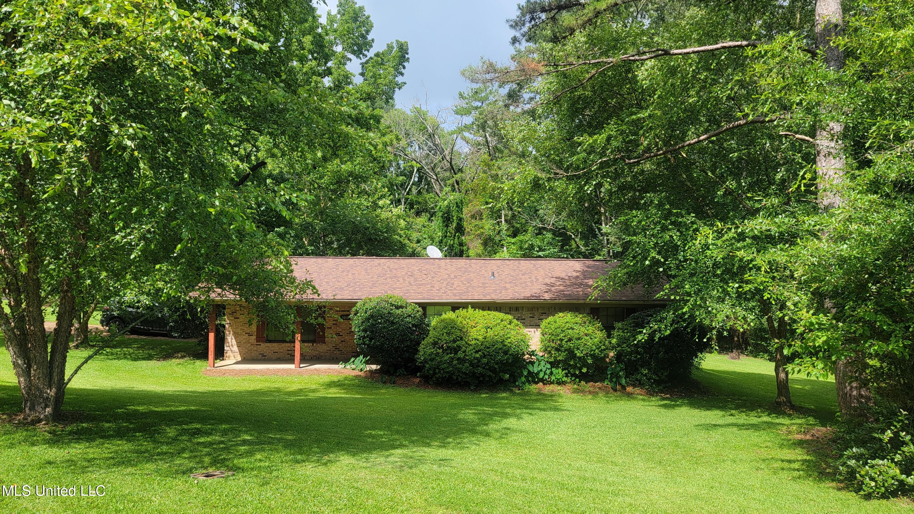1018 Cherry Grove Road Property Photo