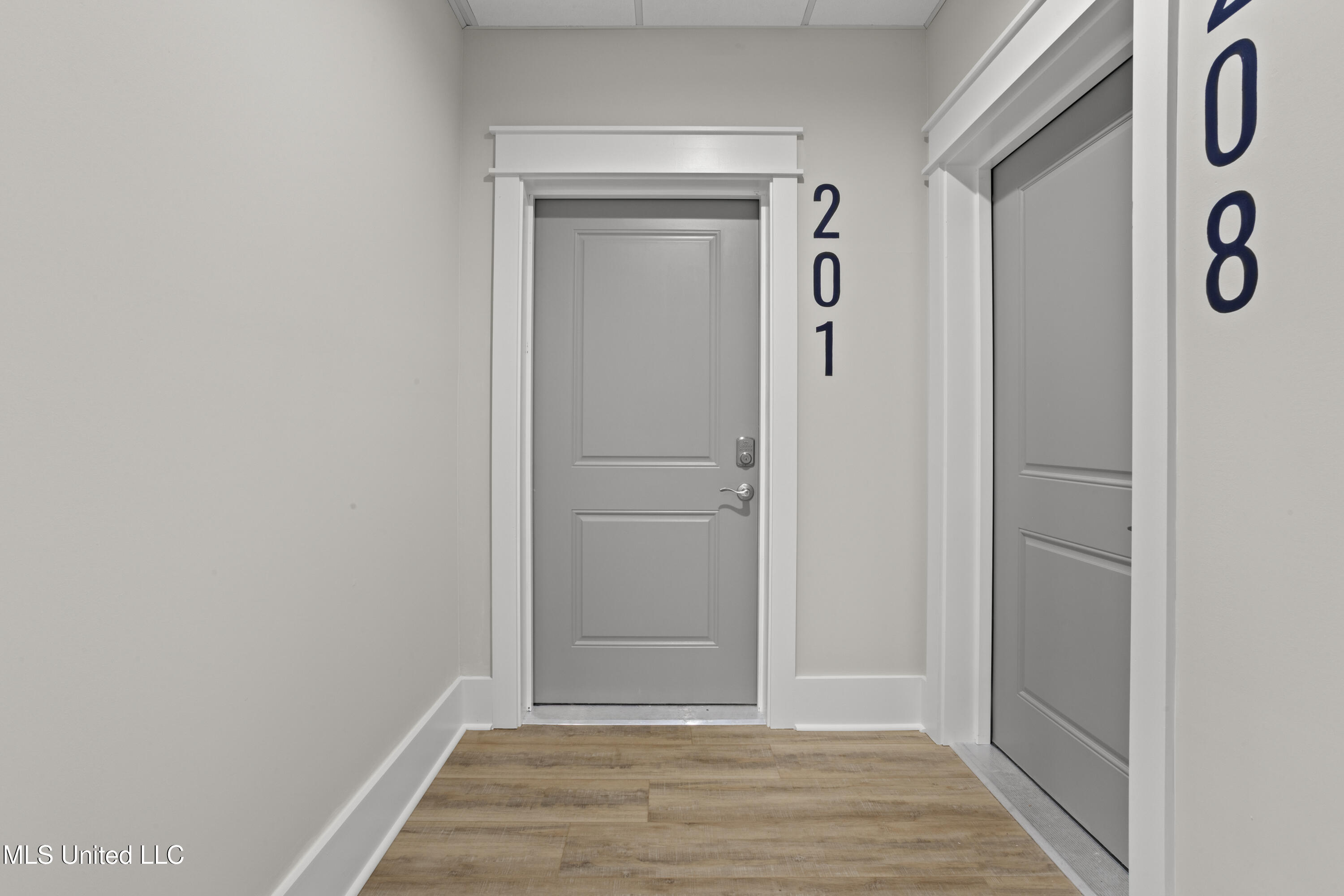 124 Court Unit #206 Street Property Photo 2