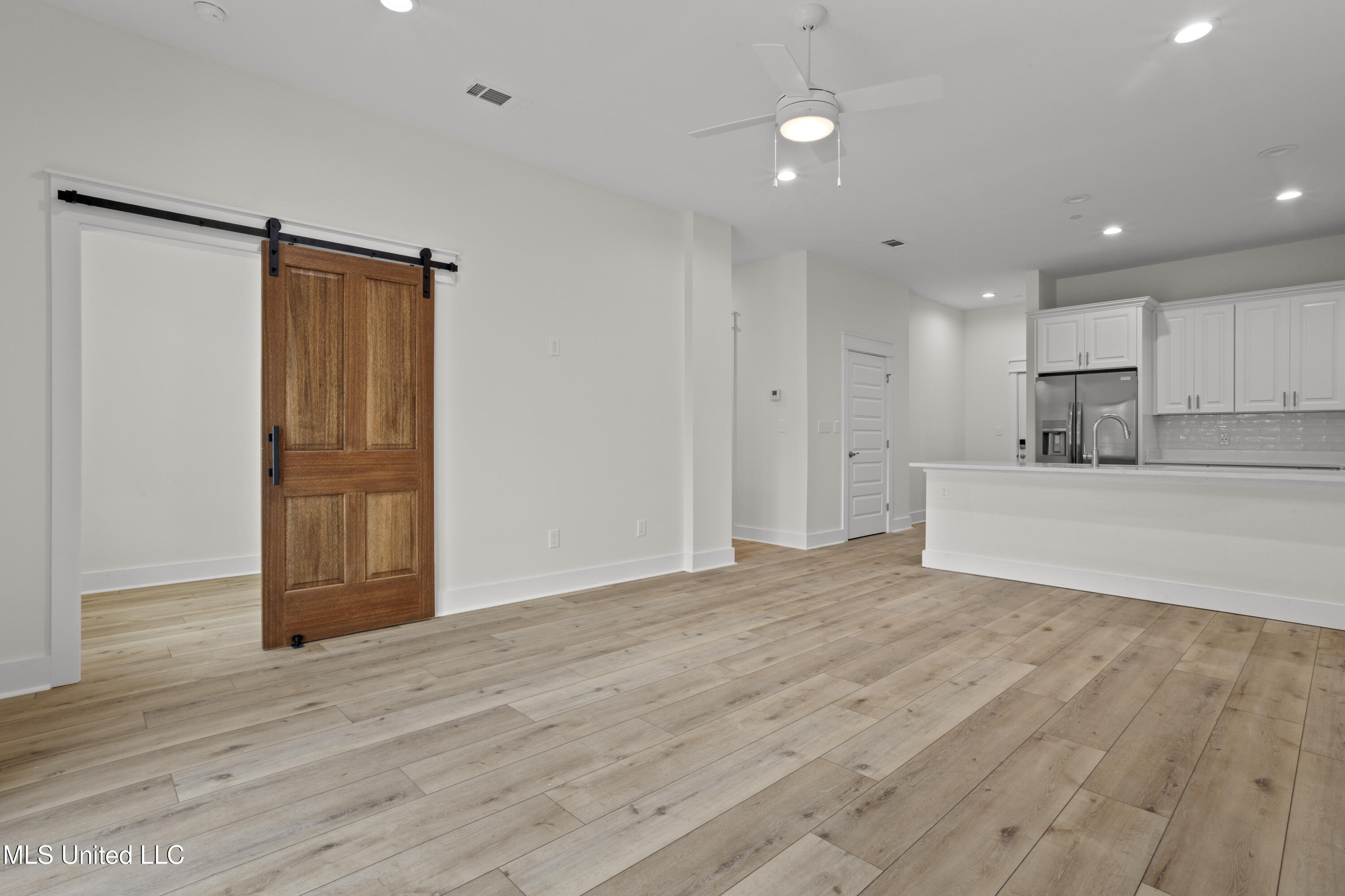 124 Court Unit #206 Street Property Photo 7