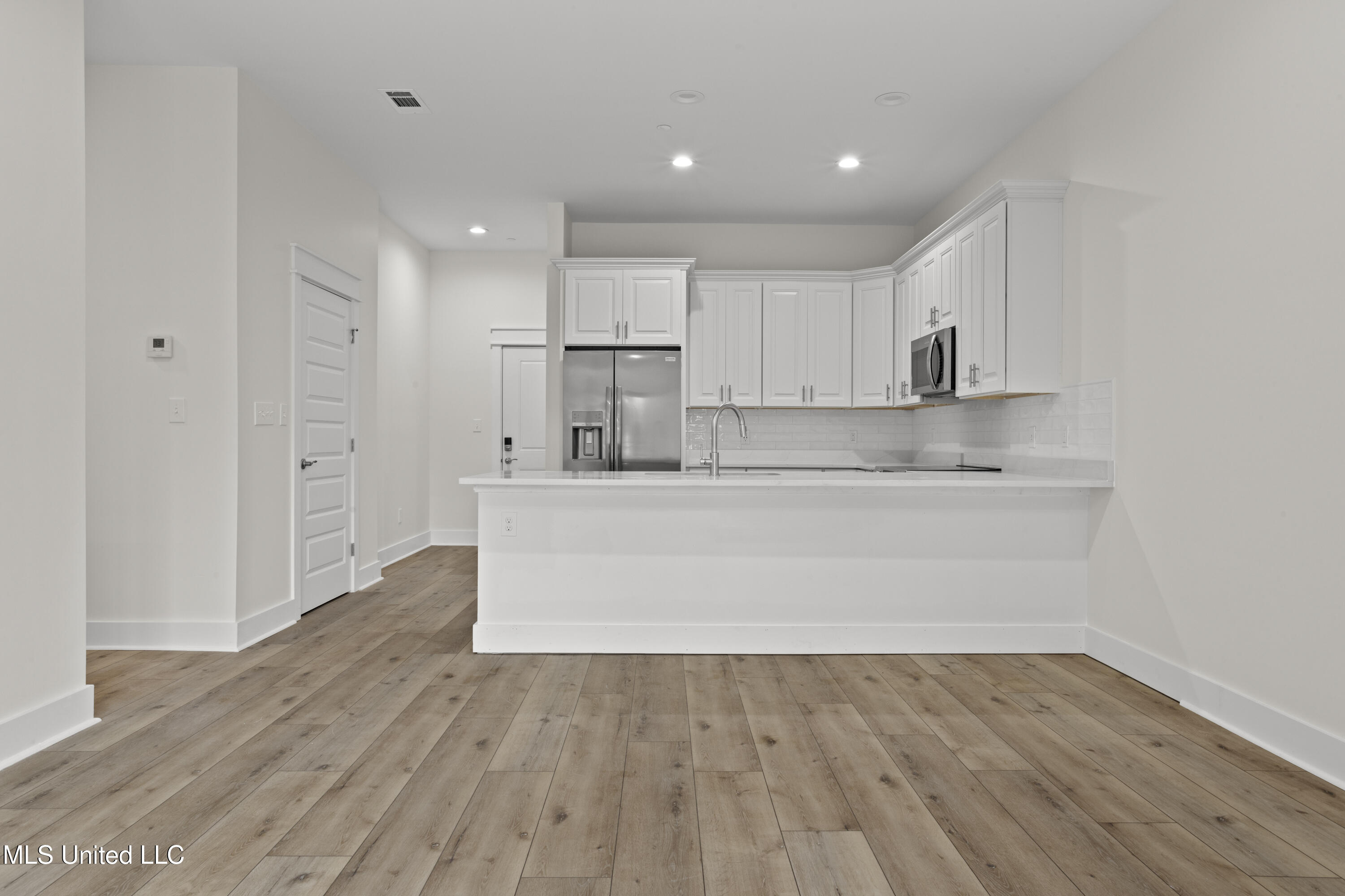 124 Court Unit #206 Street Property Photo 9