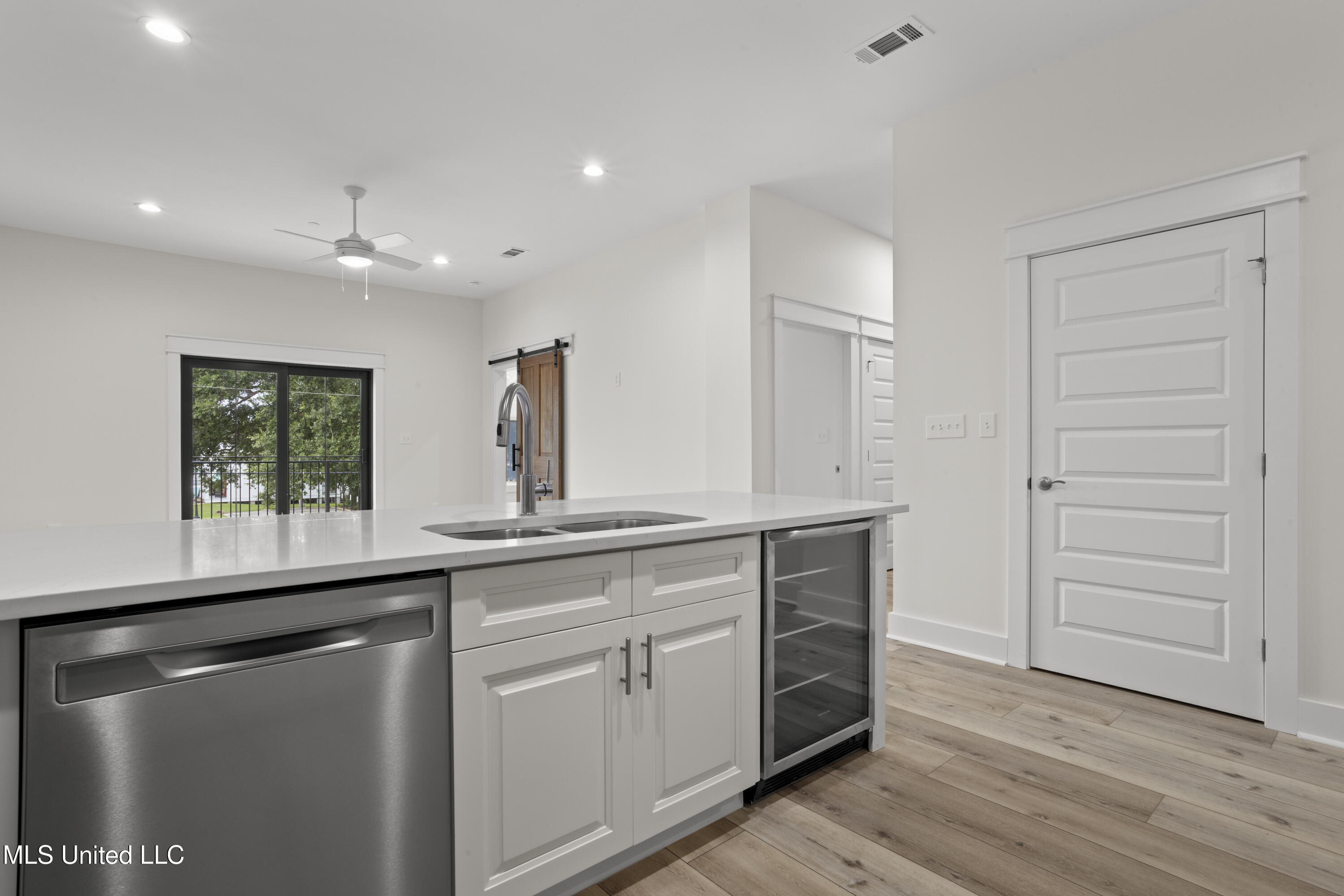 124 Court Unit #206 Street Property Photo 13