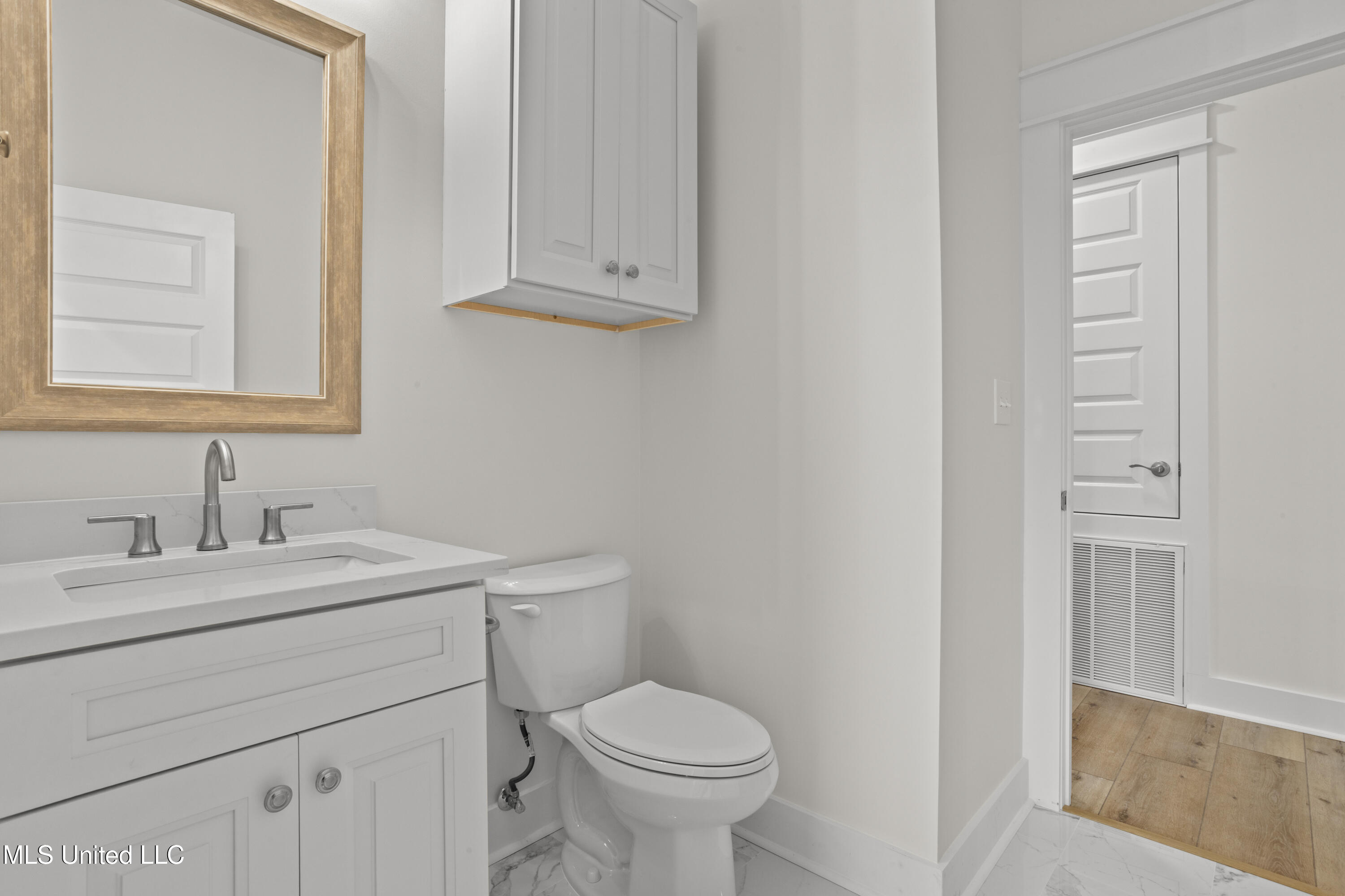 124 Court Unit #206 Street Property Photo 17