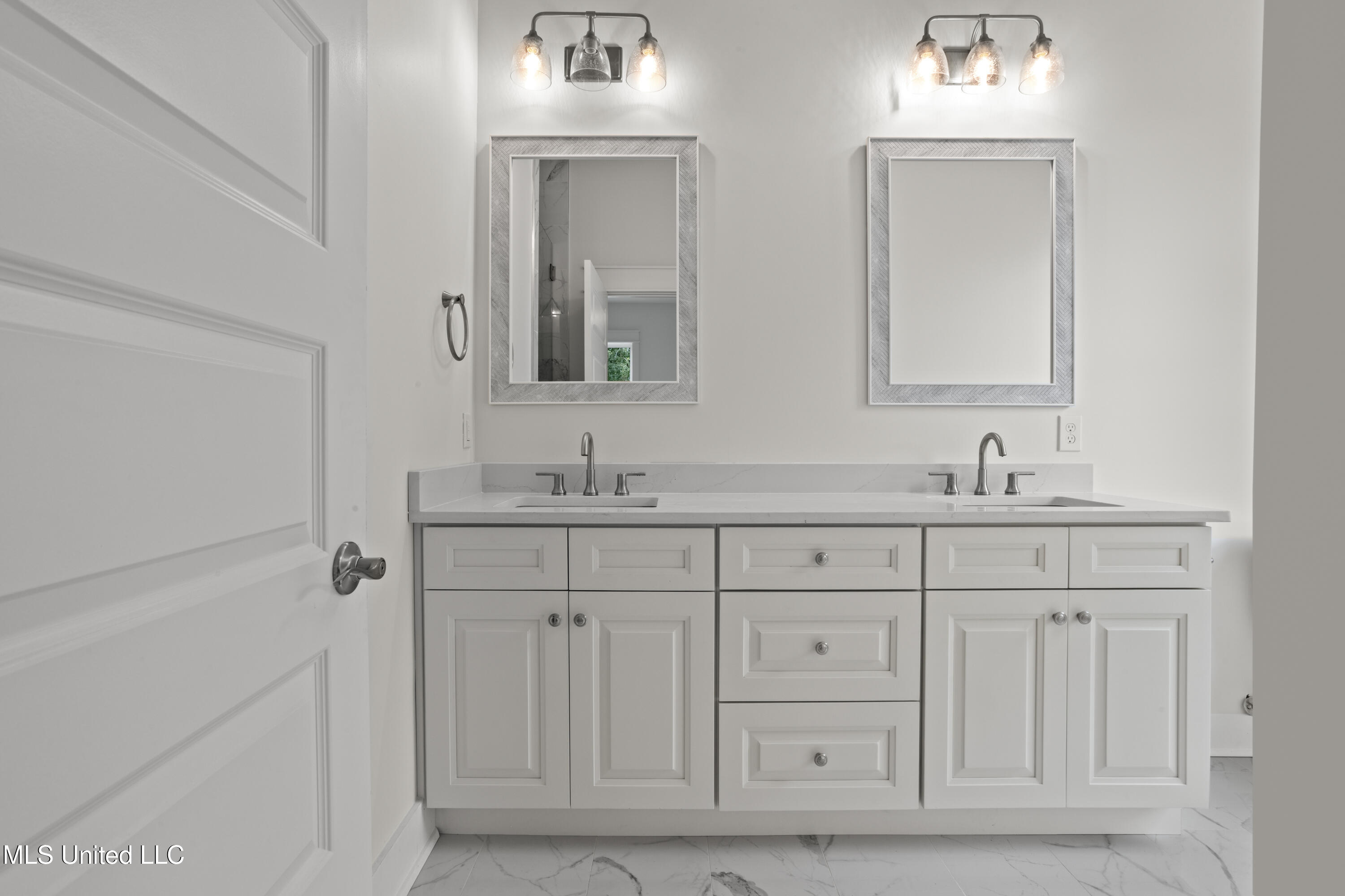 124 Court Unit #206 Street Property Photo 22