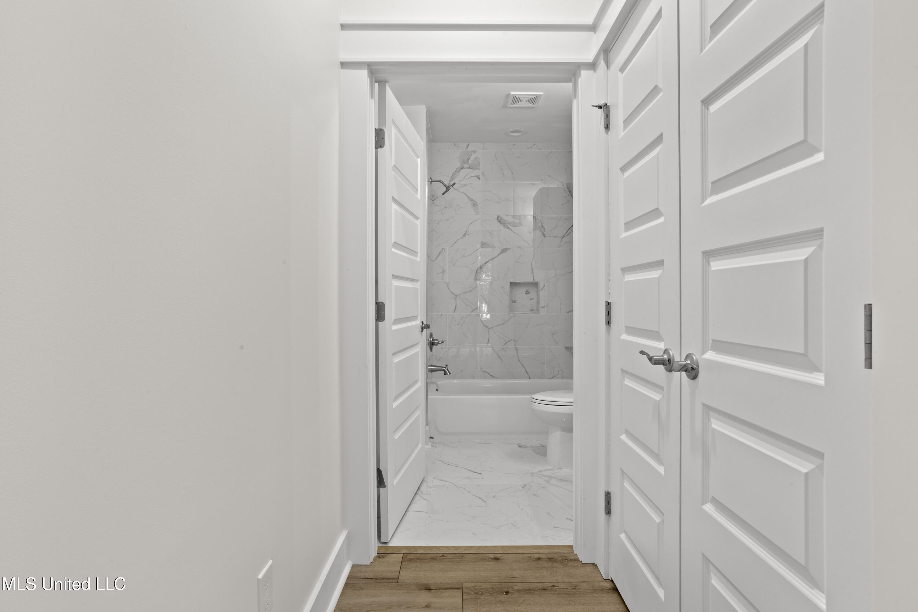 124 Court Unit #206 Street Property Photo 25