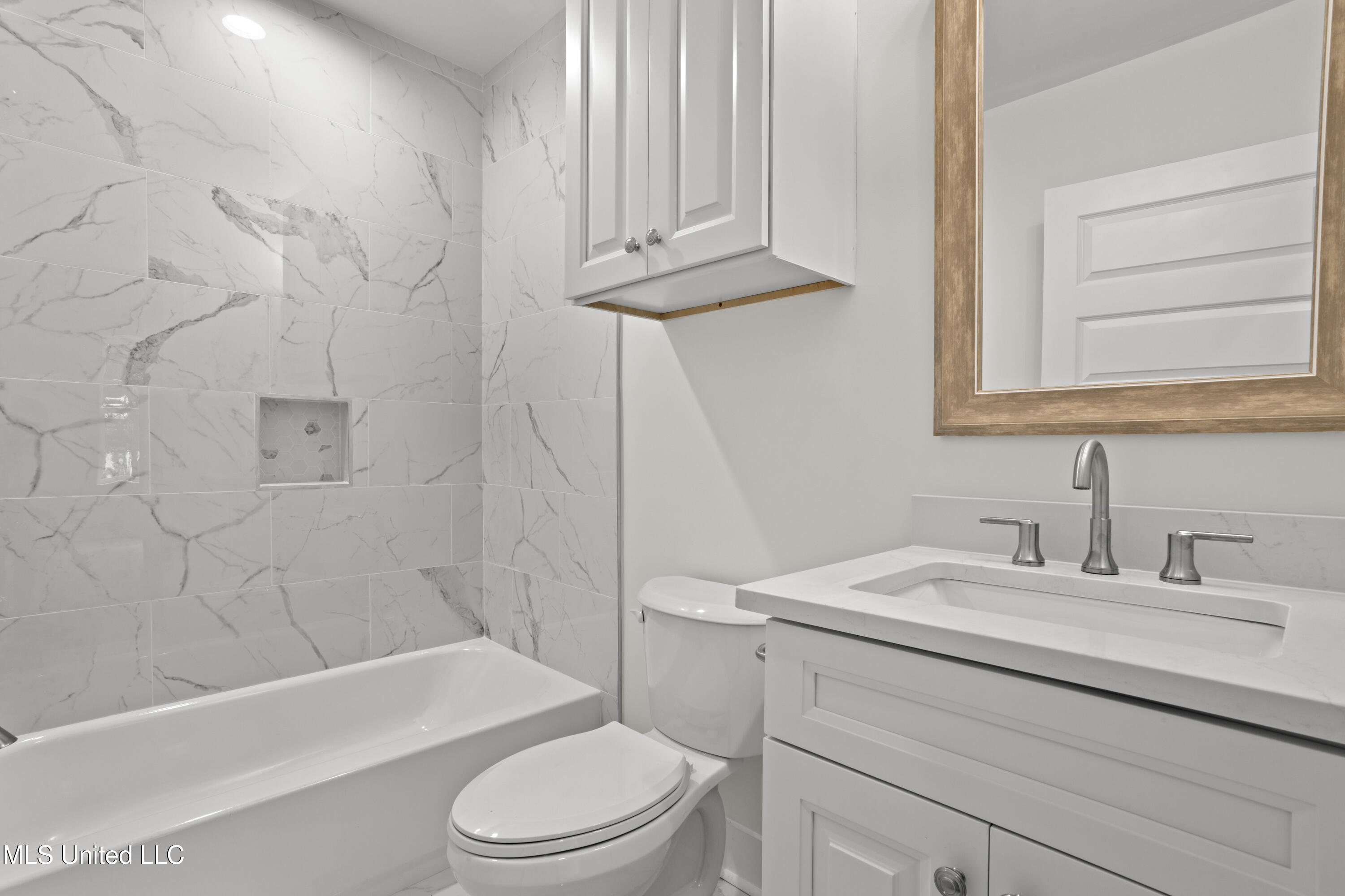 124 Court Unit #206 Street Property Photo 26