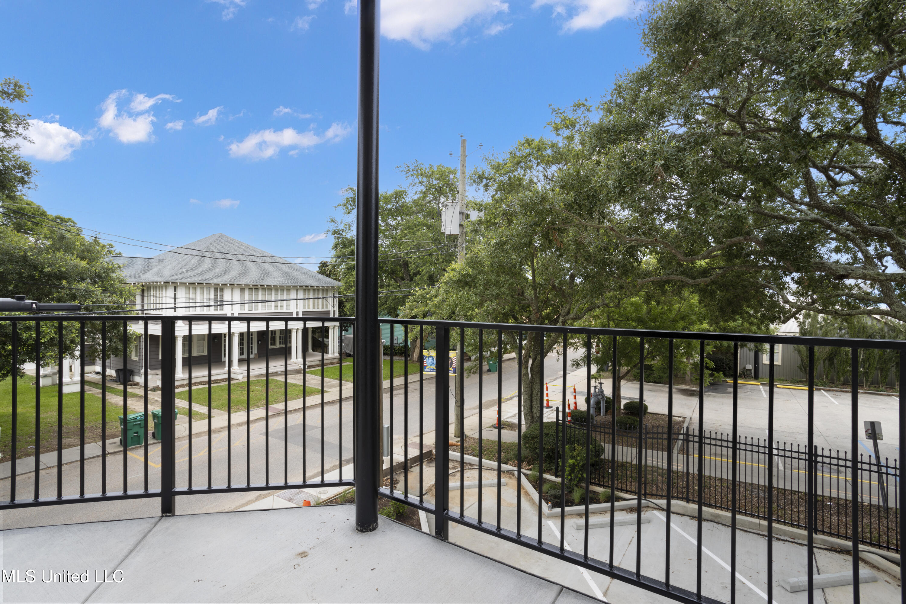 124 Court Unit #206 Street Property Photo 29