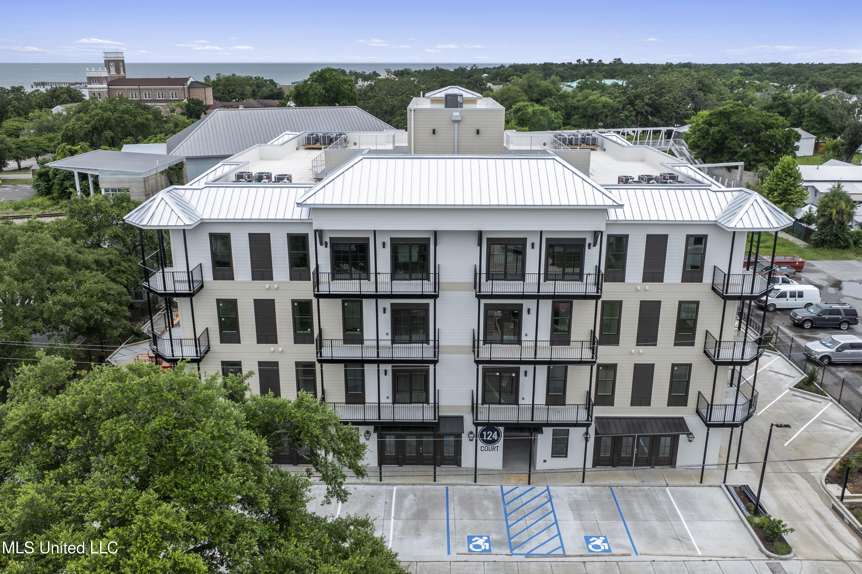 124 Court Unit #206 Street Property Photo 42