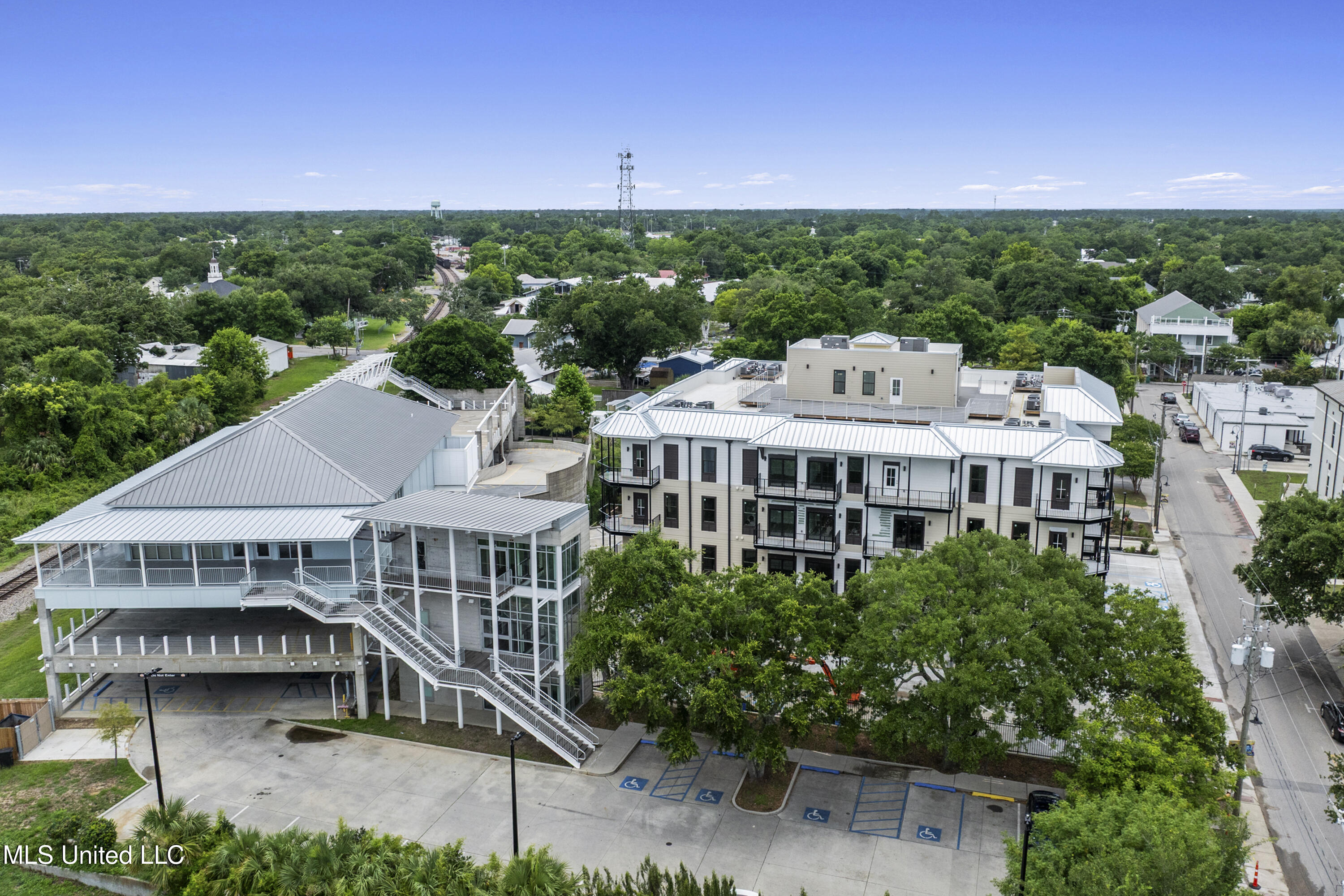 124 Court Unit #206 Street Property Photo 45