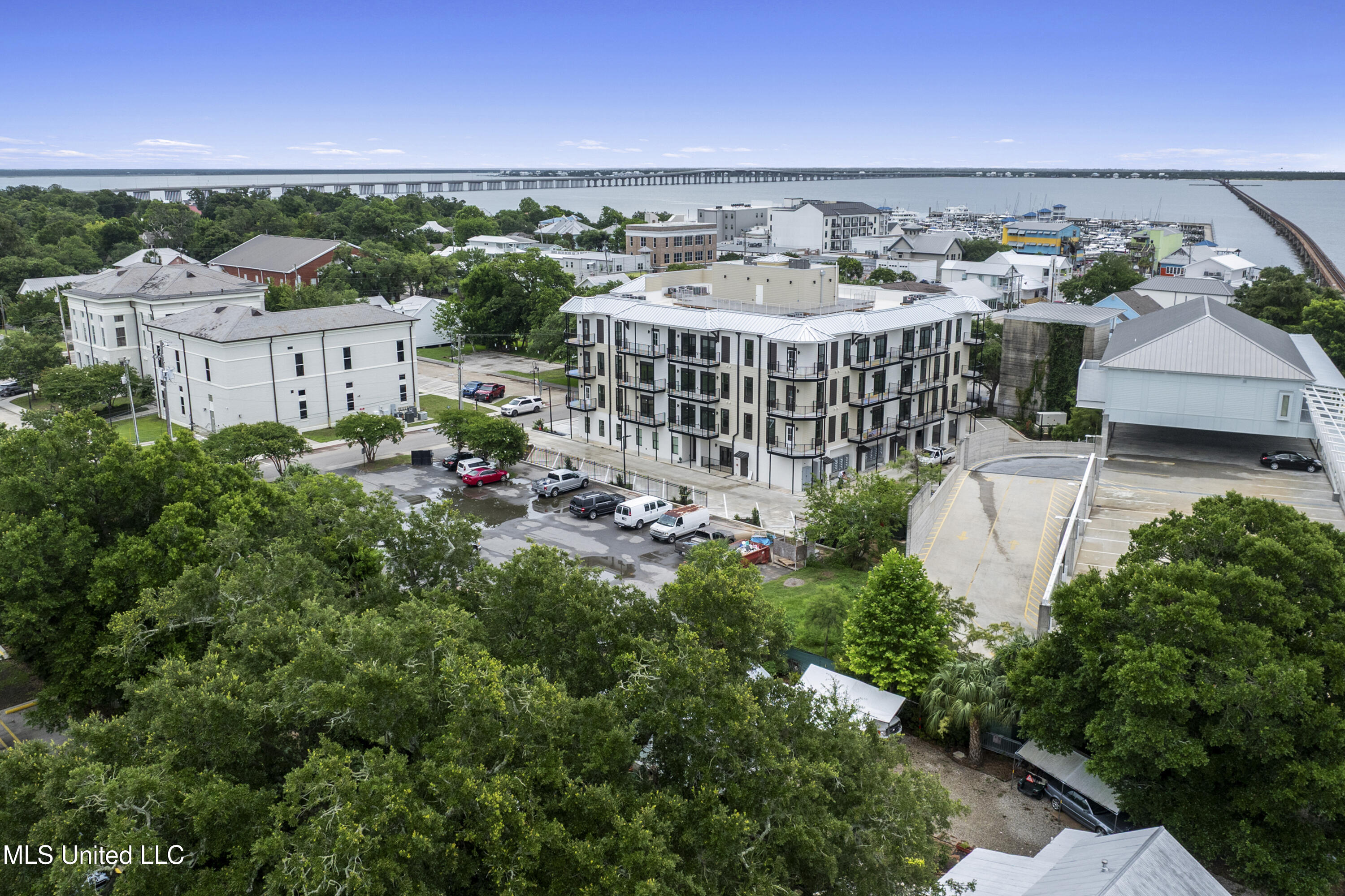 124 Court Unit #206 Street Property Photo 50