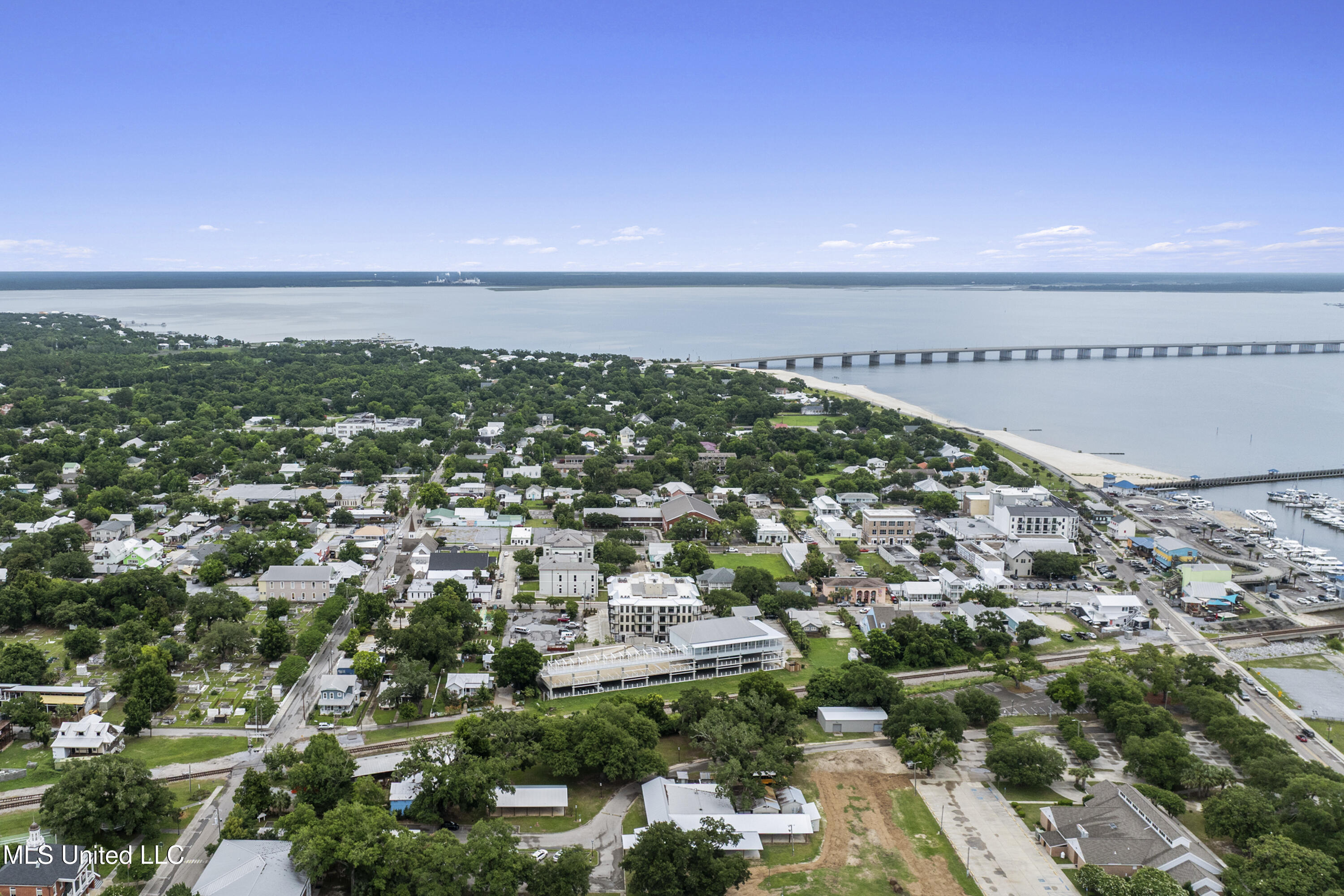124 Court Unit #206 Street Property Photo 54