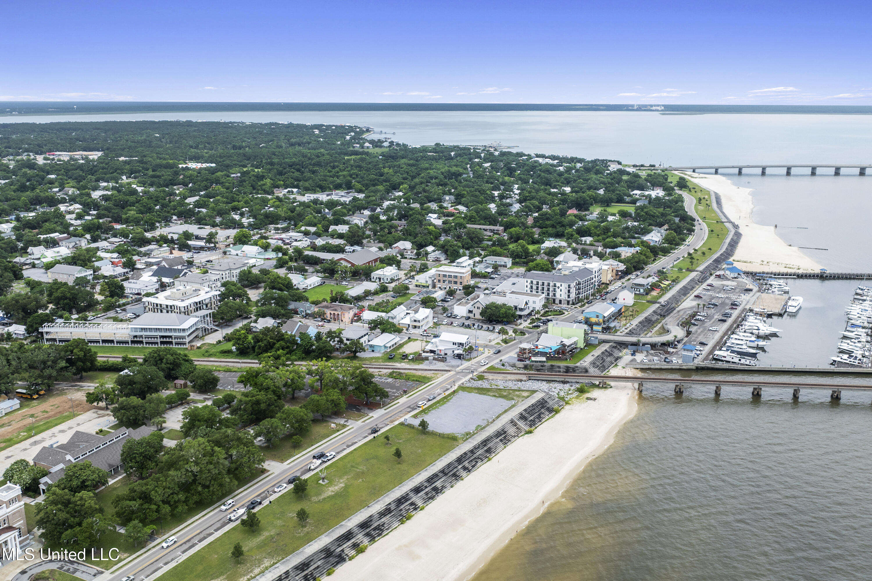 124 Court Unit #206 Street Property Photo 56