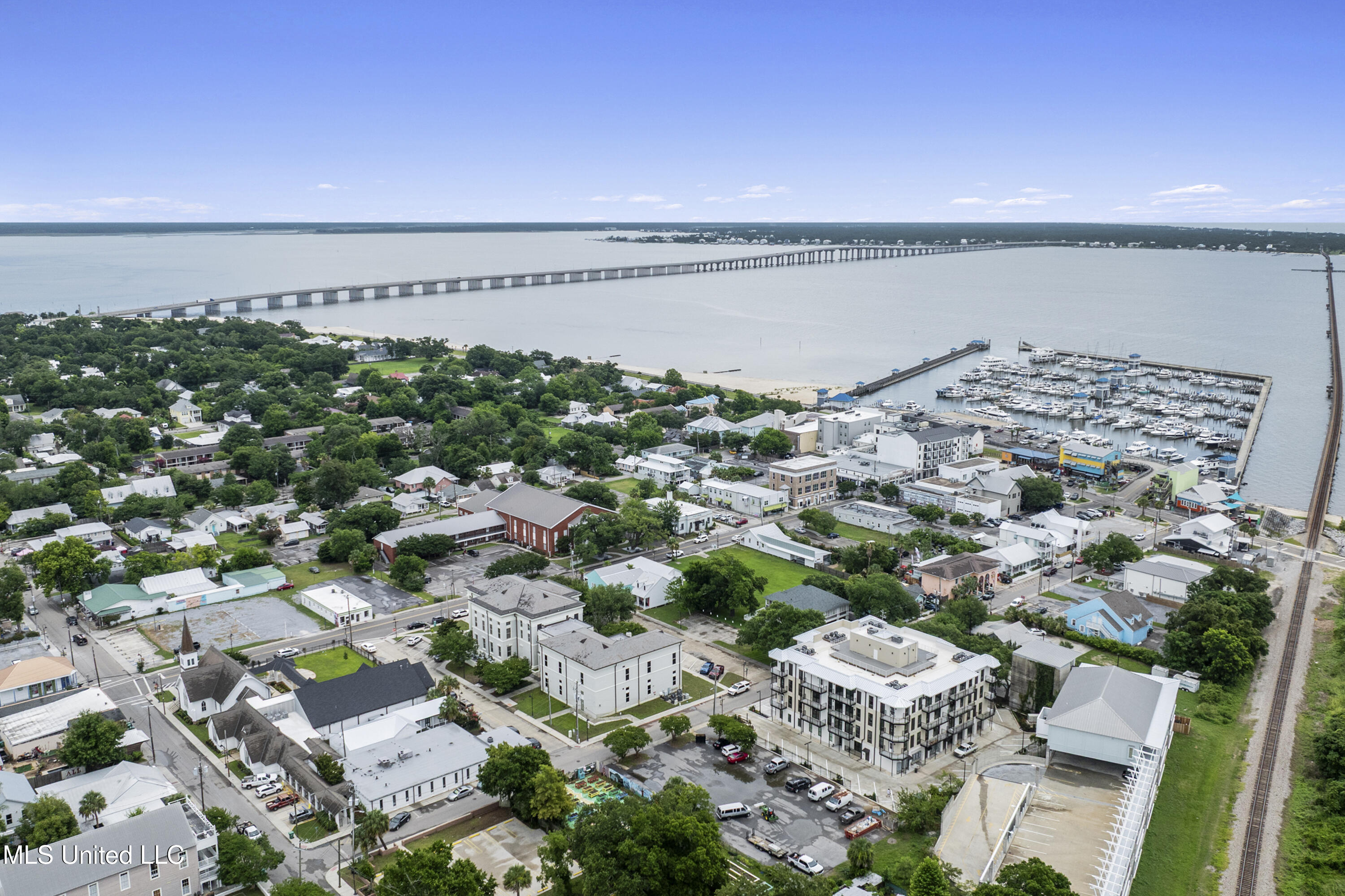 124 Court Unit #206 Street Property Photo 68