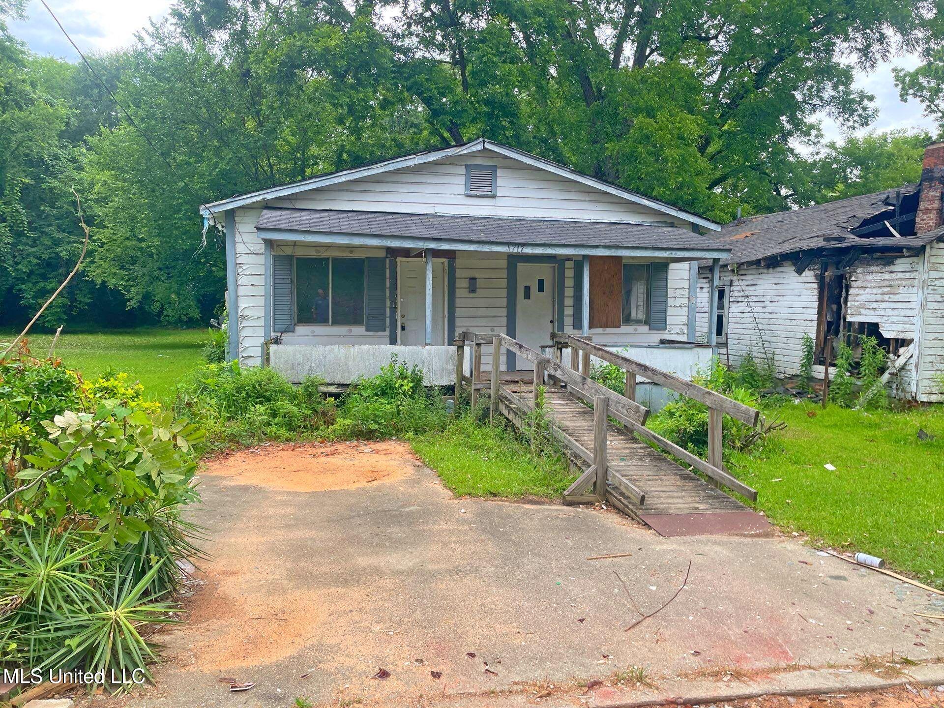 1717 9th Avenue Property Photo 1