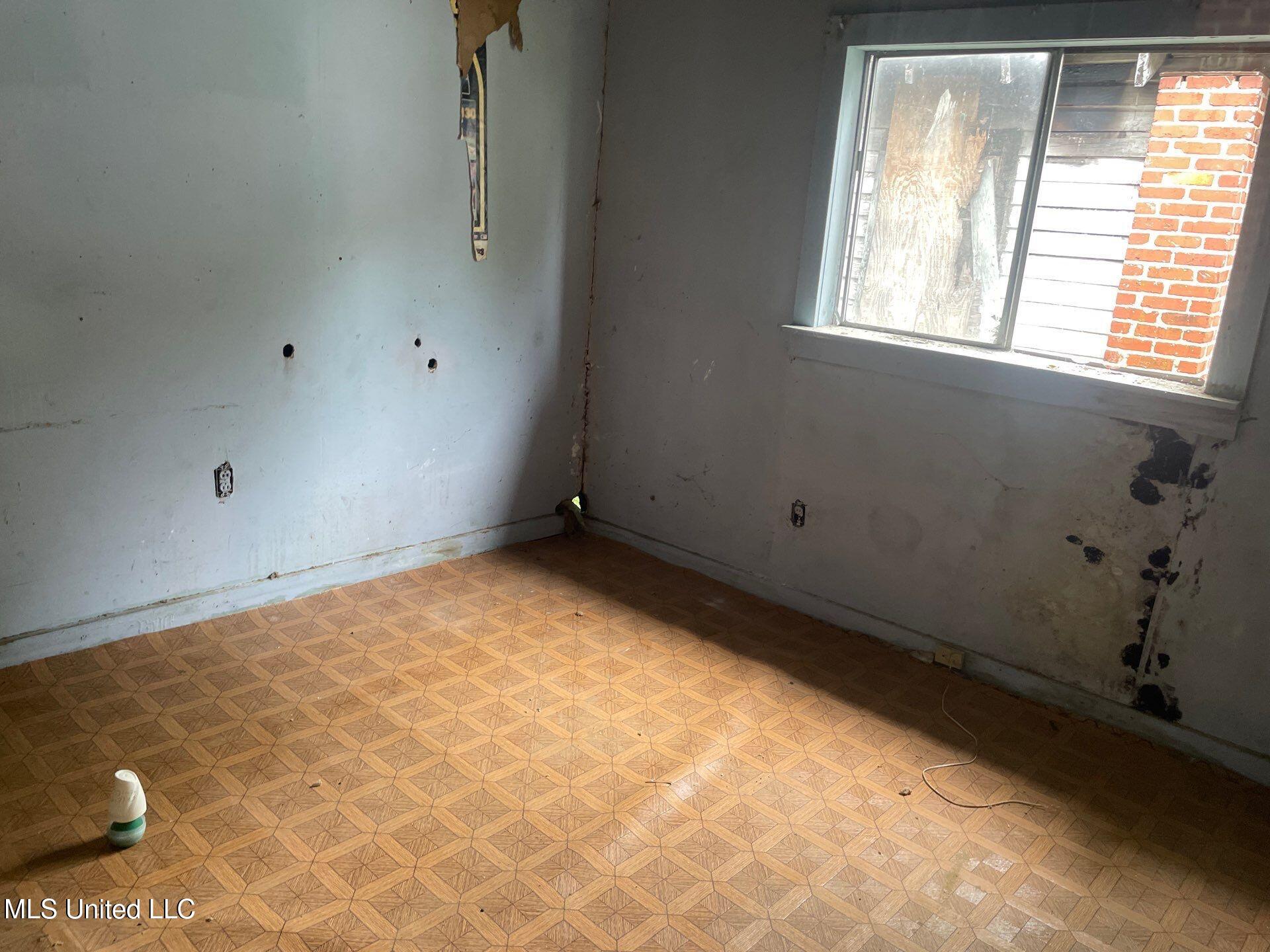 1717 9th Avenue Property Photo 3