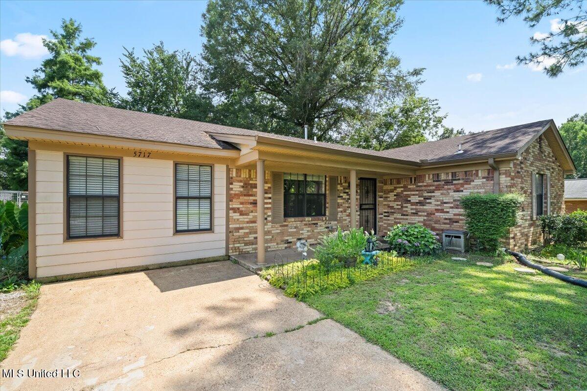 5717 Iroquois Drive Property Photo 1