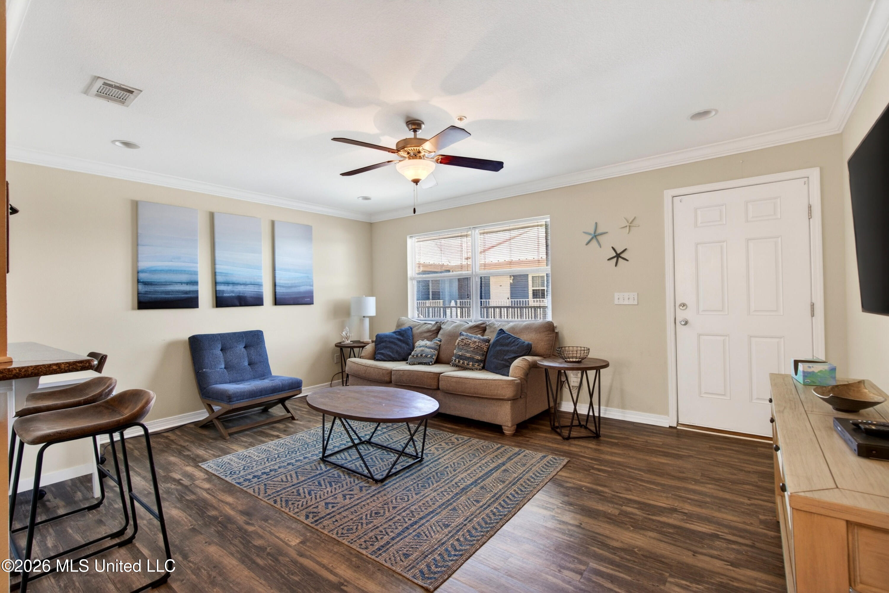 1282 Beach Boulevard Property Photo 4