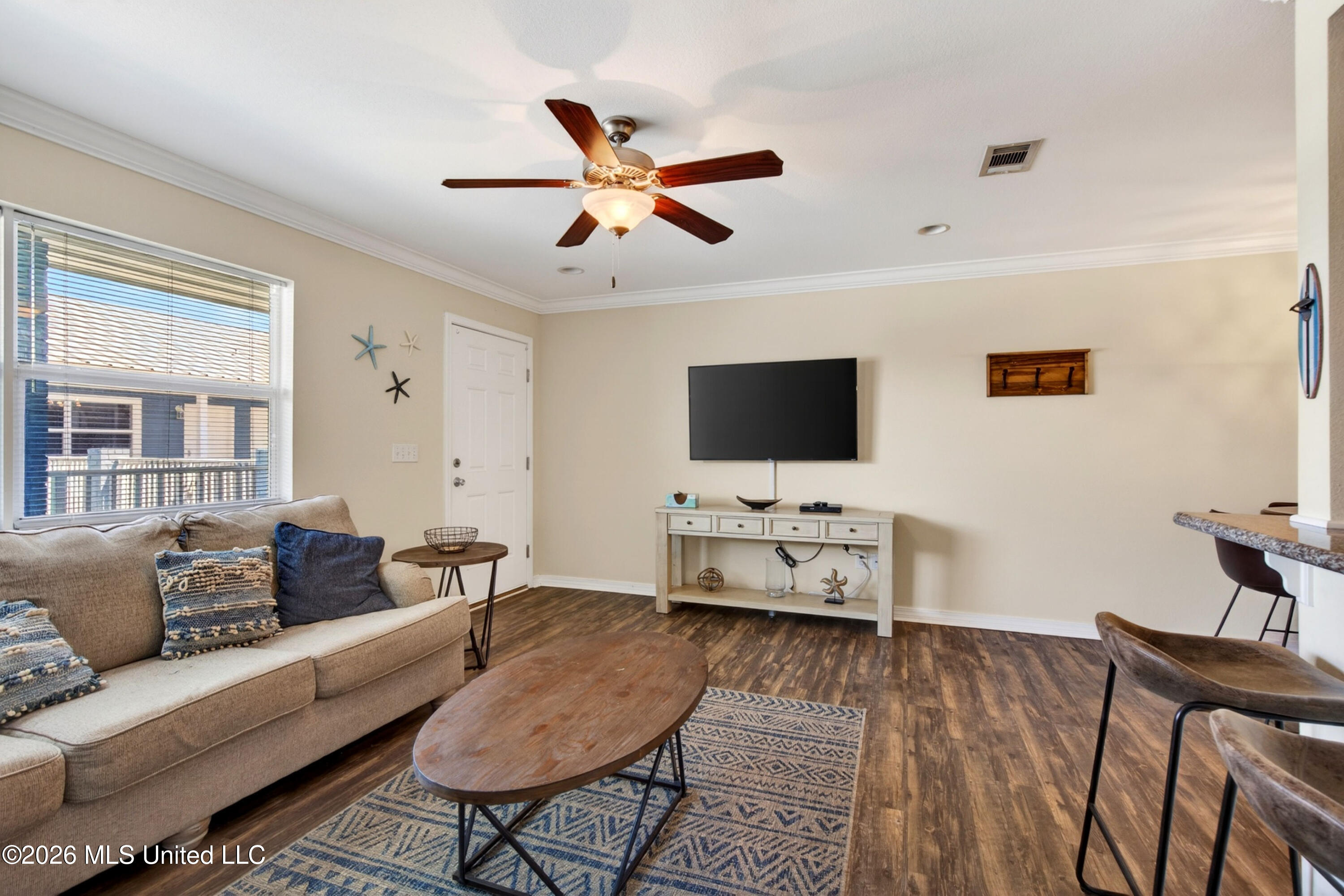 1282 Beach Boulevard Property Photo 6