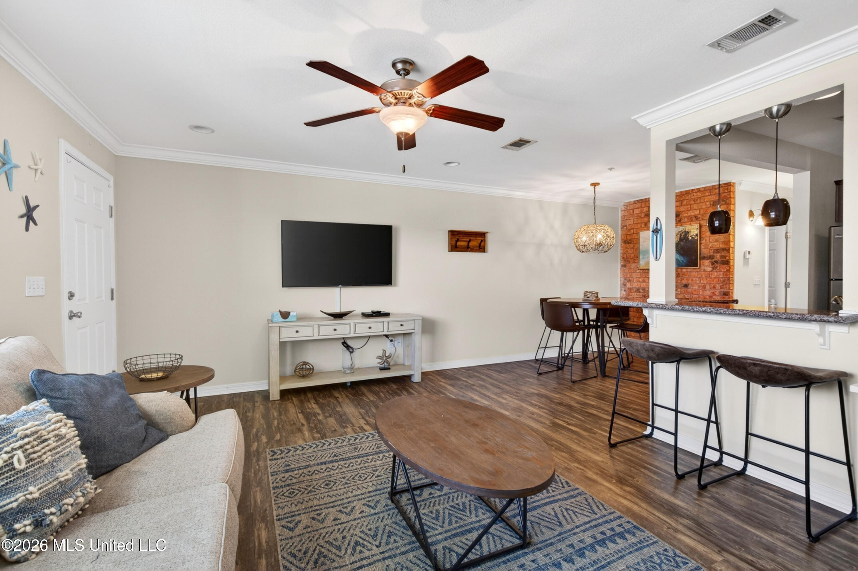 1282 Beach Boulevard Property Photo 7