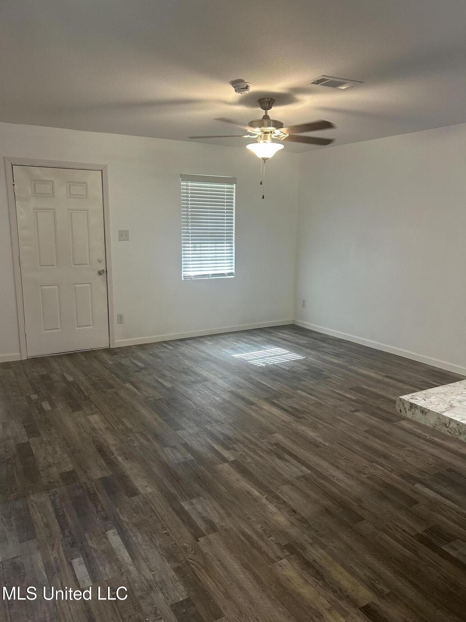 5736 Eastwood Drive Property Photo 3