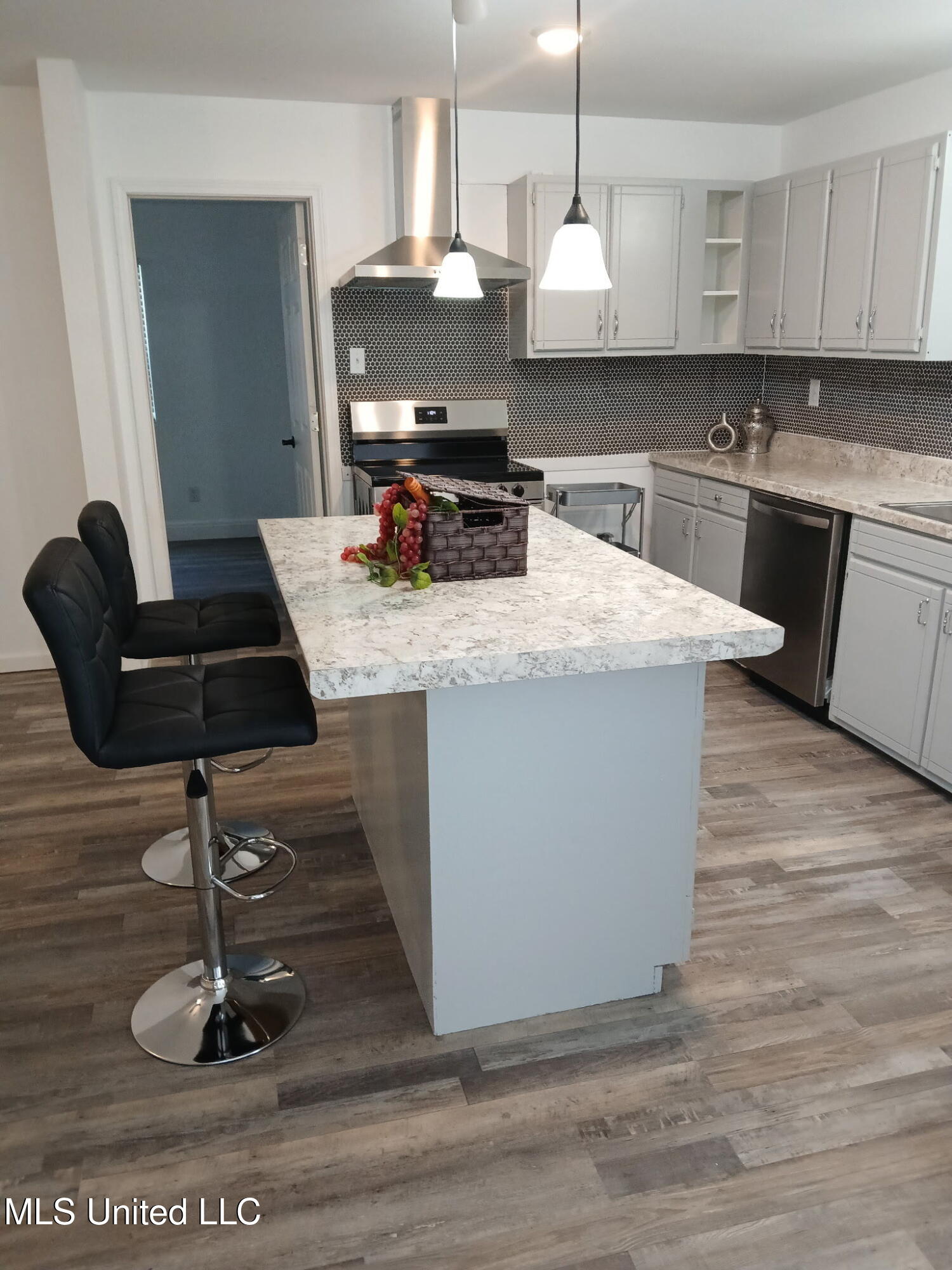 5736 Eastwood Drive Property Photo 7