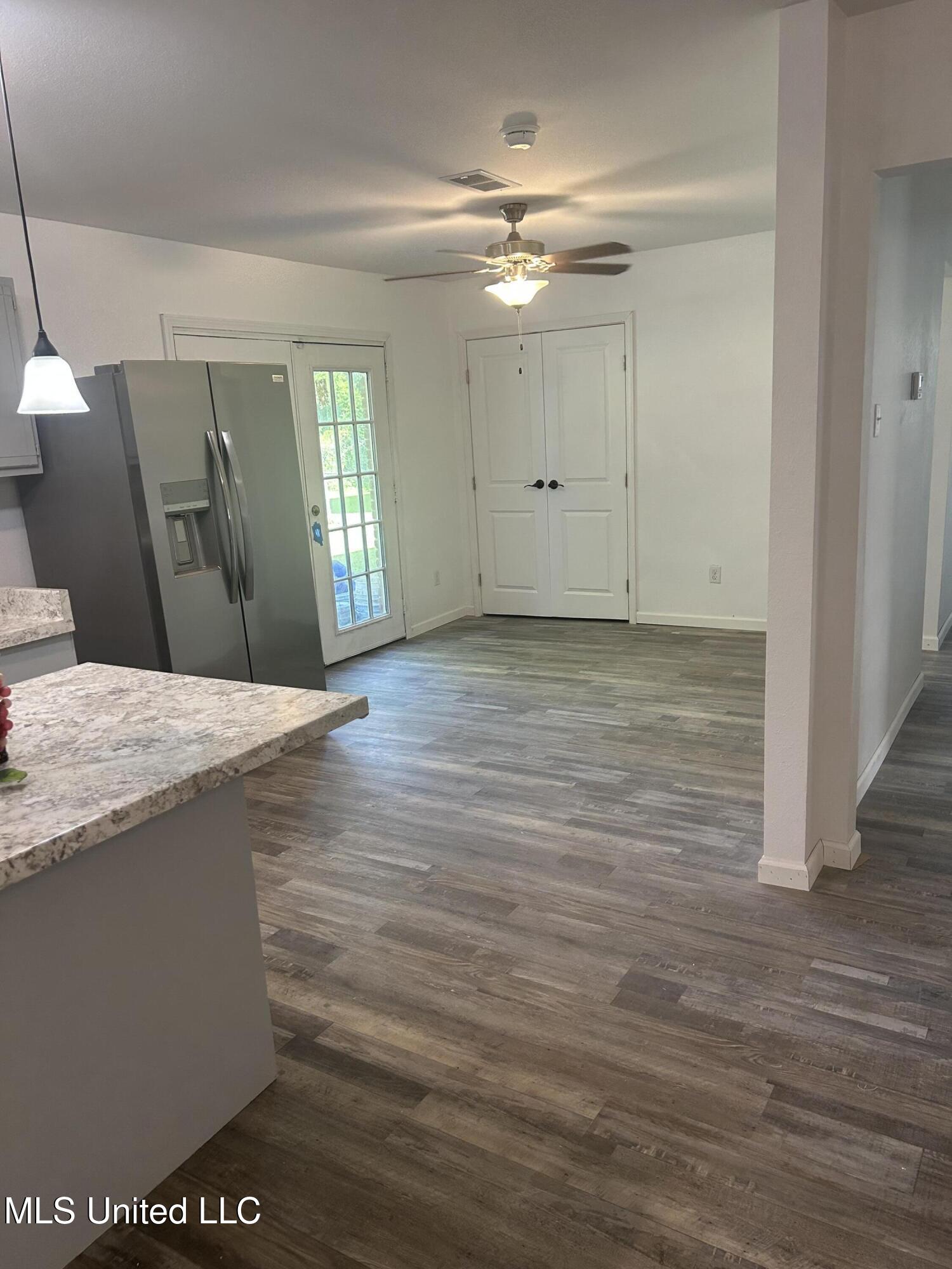 5736 Eastwood Drive Property Photo 8