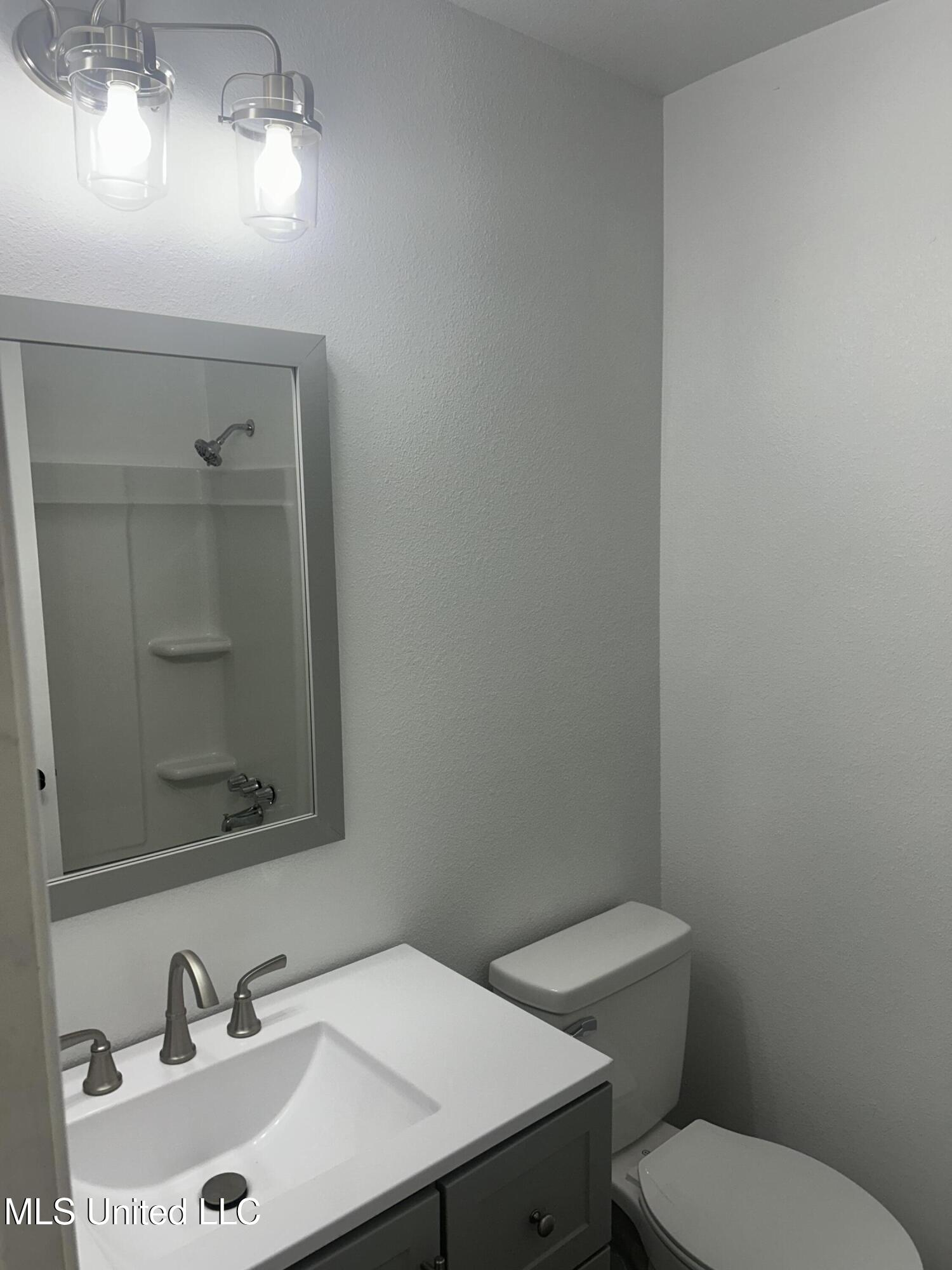 5736 Eastwood Drive Property Photo 12