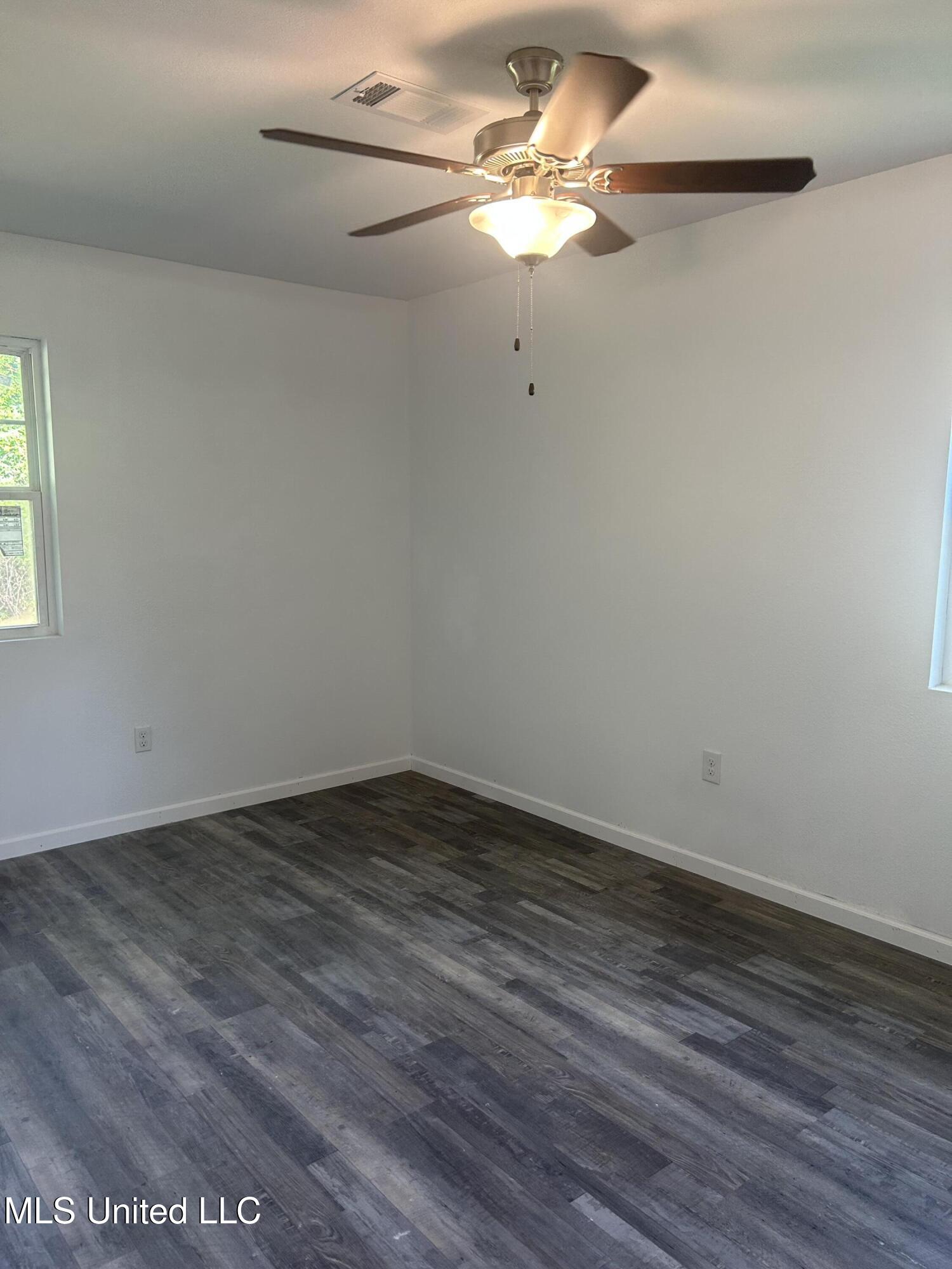 5736 Eastwood Drive Property Photo 13